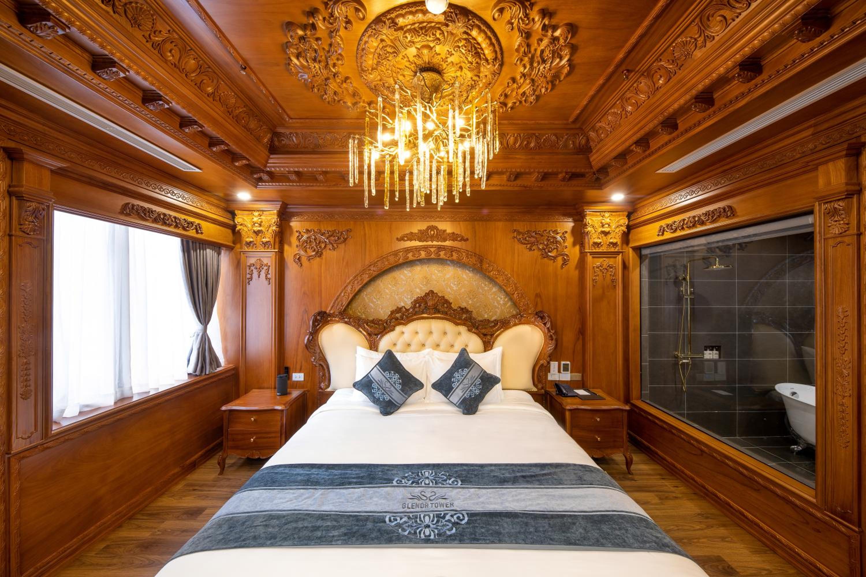 Executive Suite - Photo 8