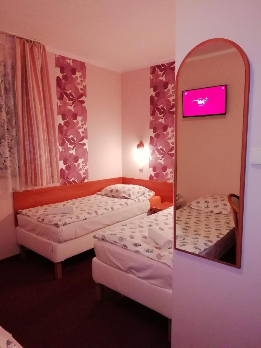 Triple Room with Private Bathroom - Photo 1