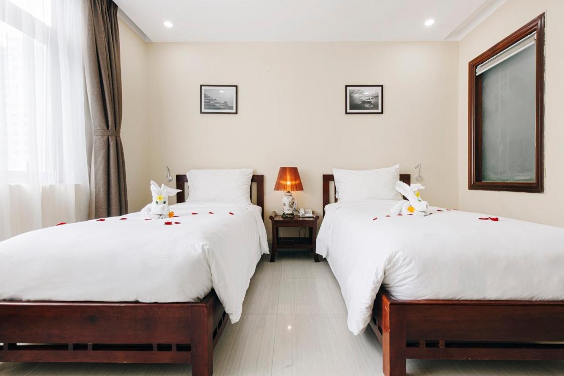 Superior Twin Room with City View