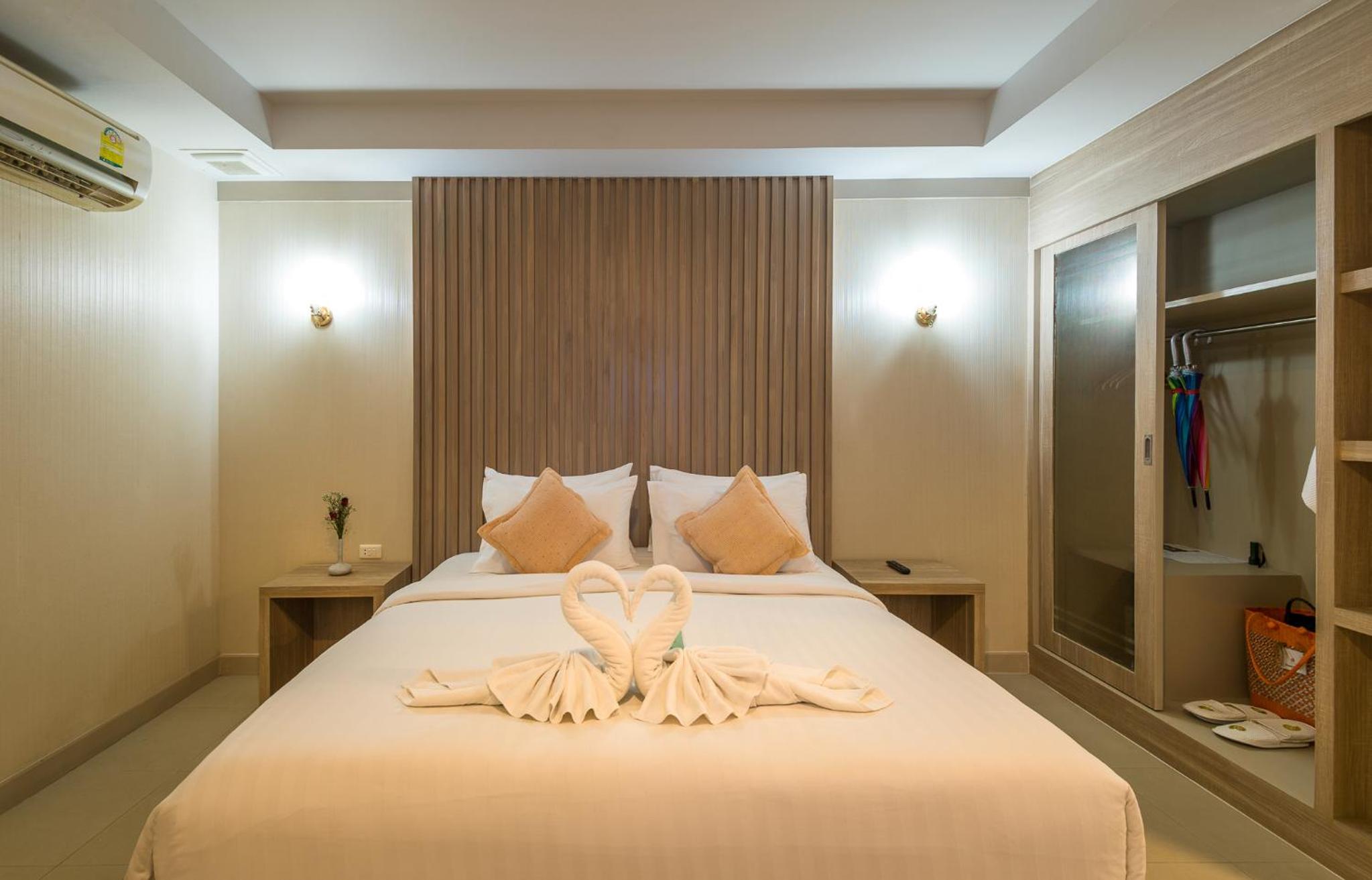 Deluxe Double or Twin Room with Pool Access - Photo 3