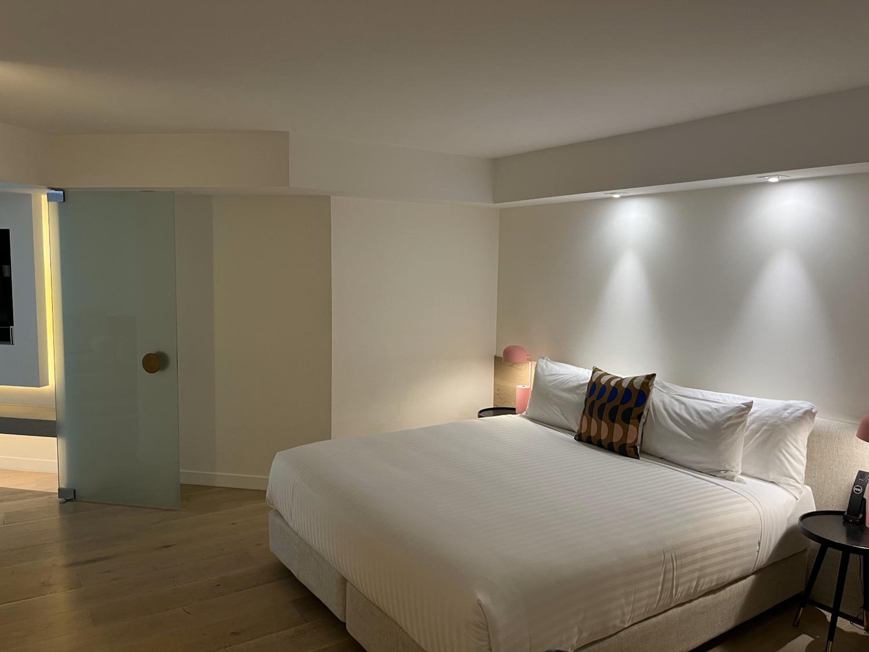 One-Bedroom Apartment with Balcony photo 3