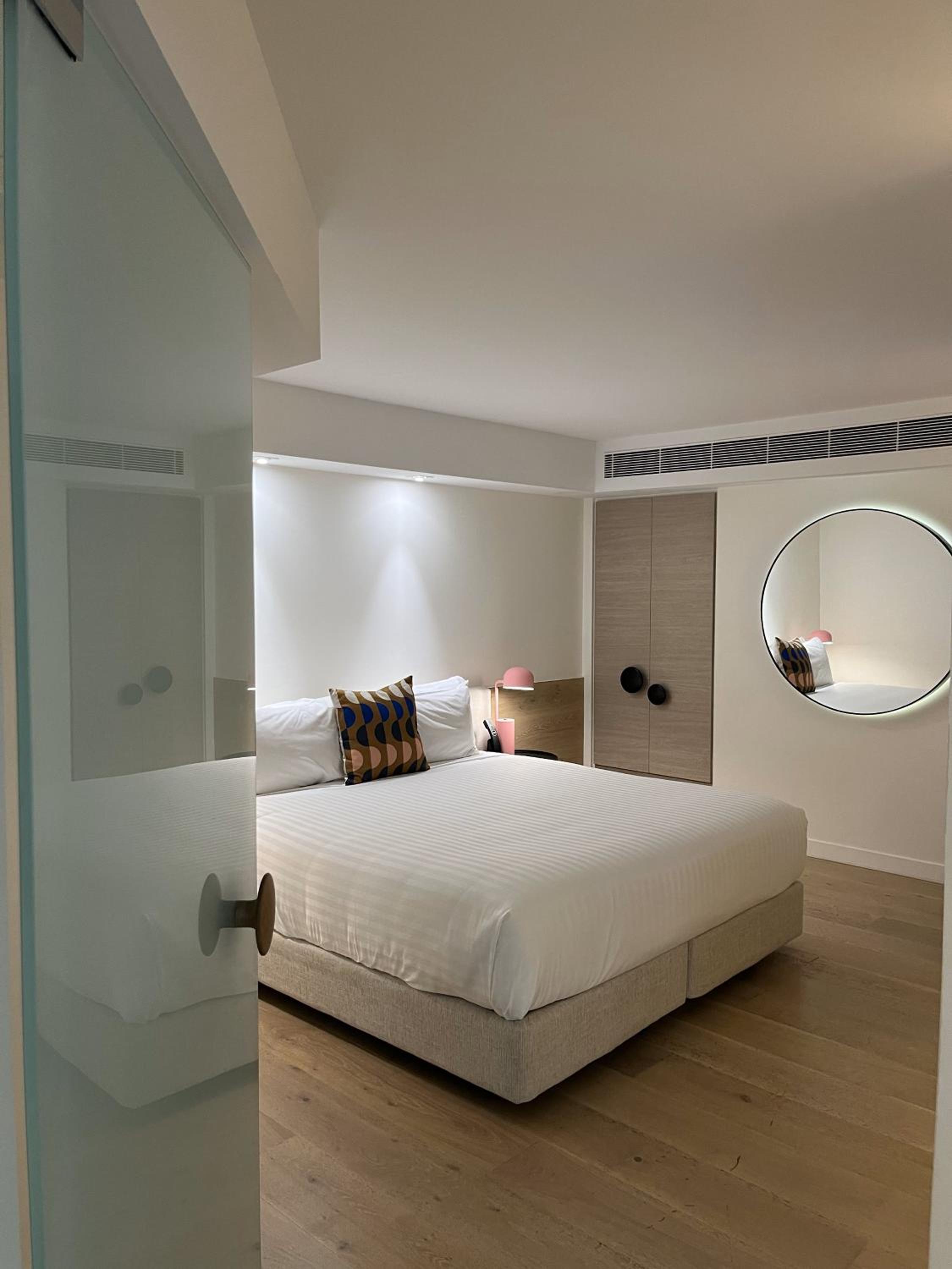 Atrium Suite with balcony photo 2