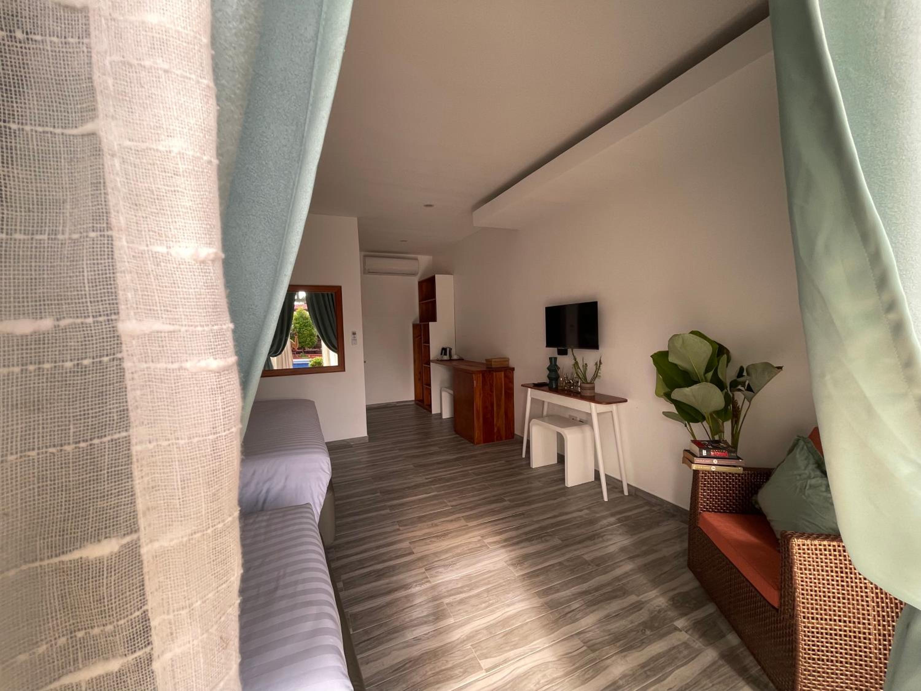 King Room with Pool View photo 3