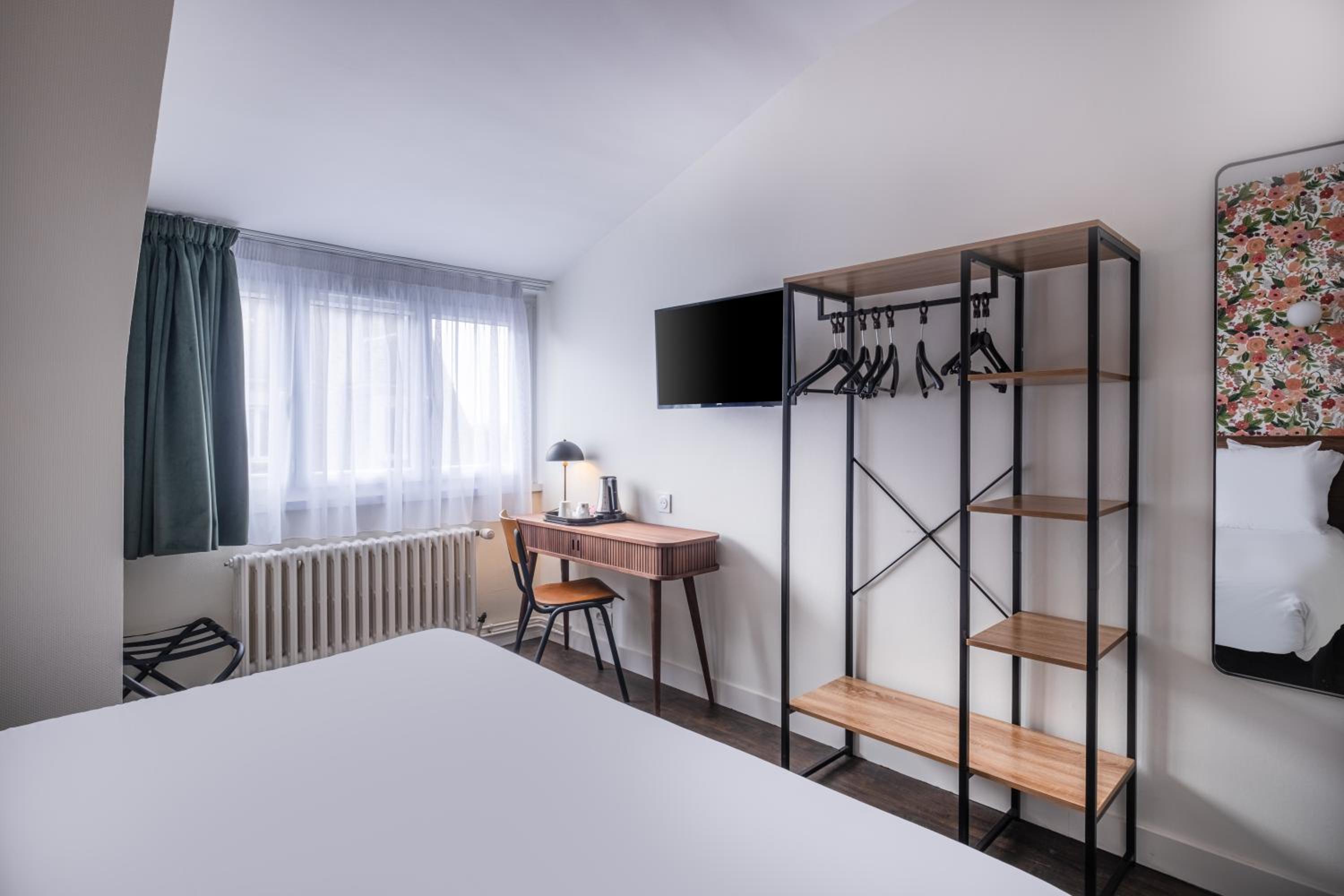 Standard Double Room - Photo 2