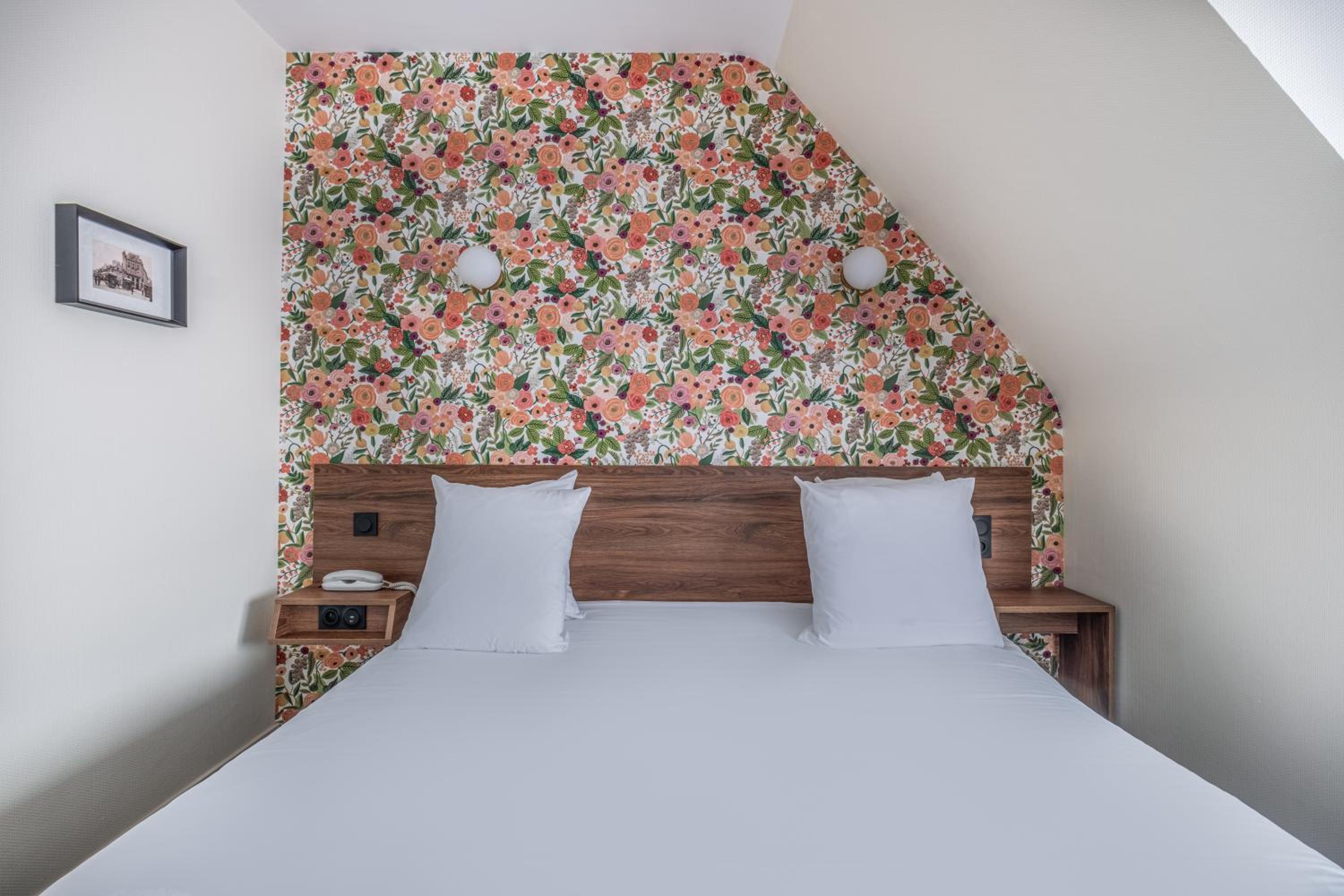 Standard Double Room - Photo 1