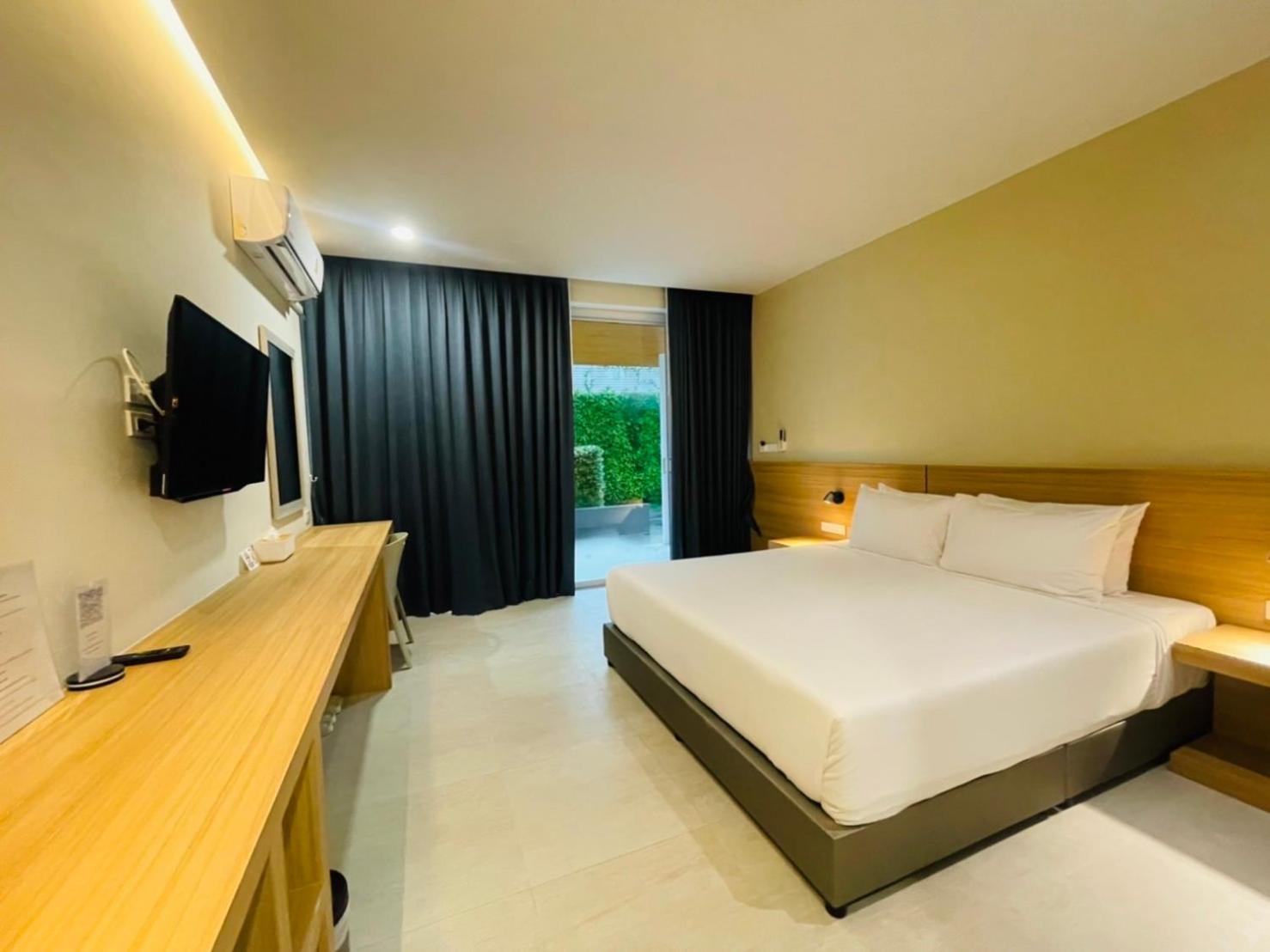 Standard King Room photo 3