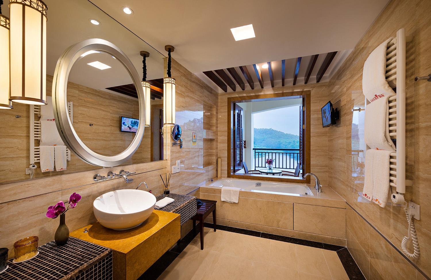 Lake View Deluxe Twin Room photo 3