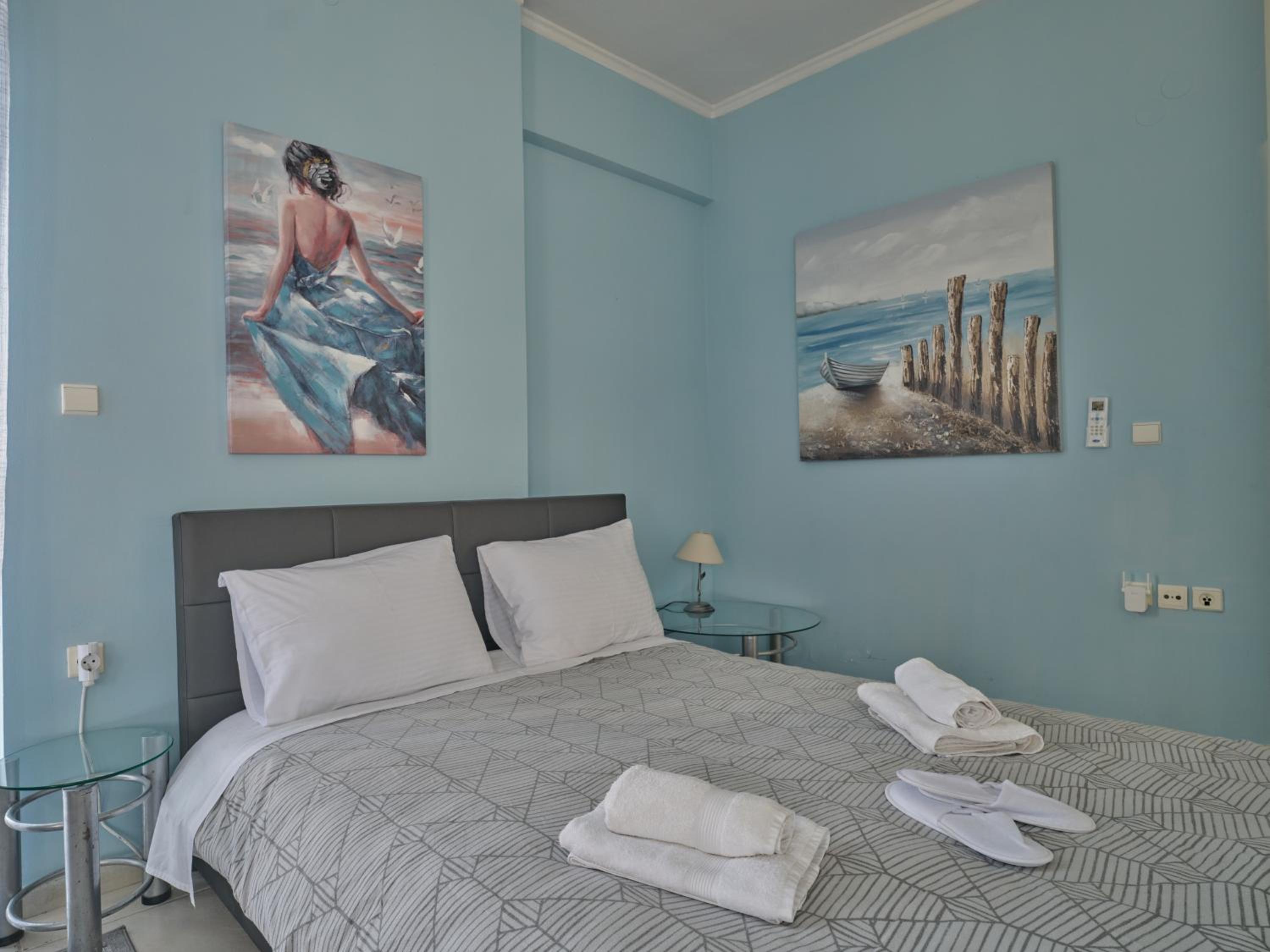 Studio Apartment - Photo 2
