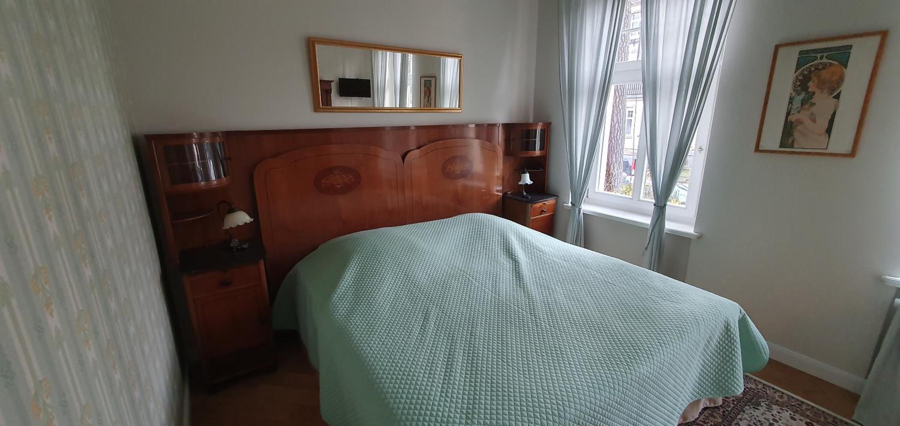 One-Bedroom Apartment photo 2