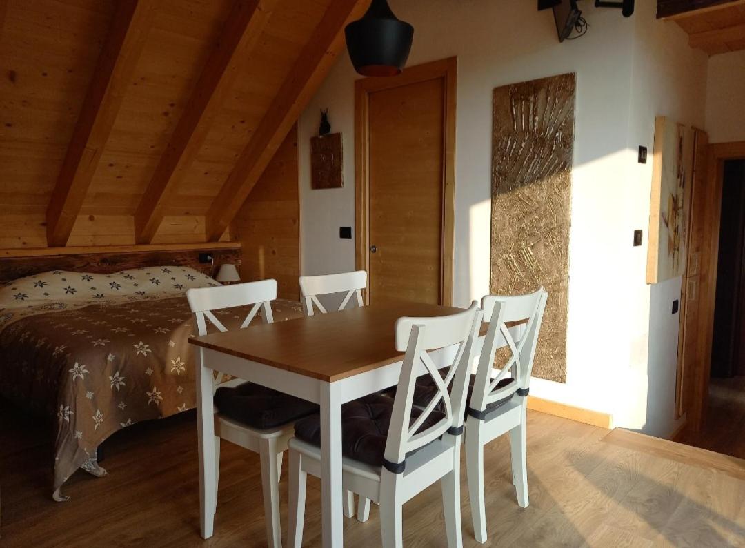 Deluxe Double Room (1 adult + 1 child) photo 2