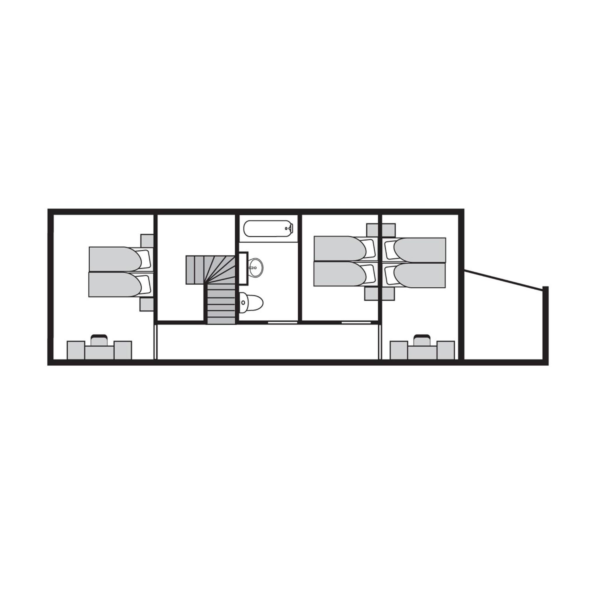 Four-Bedroom Apartment with Balcony  photo 3