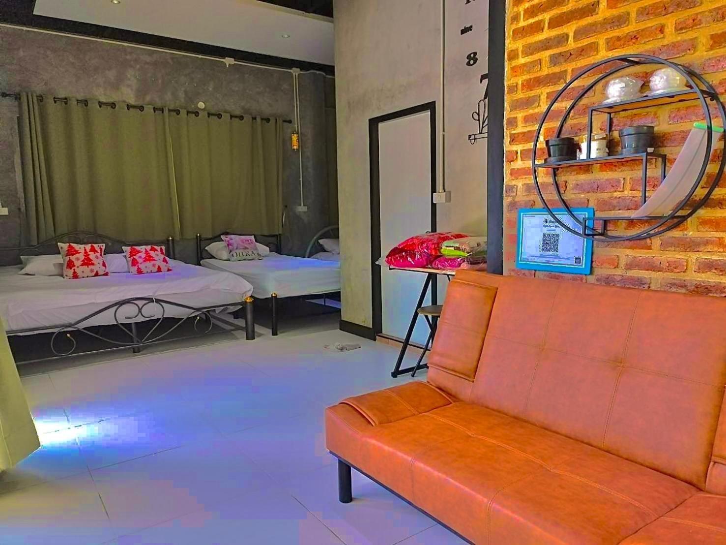 Family Room with Lake View photo 1