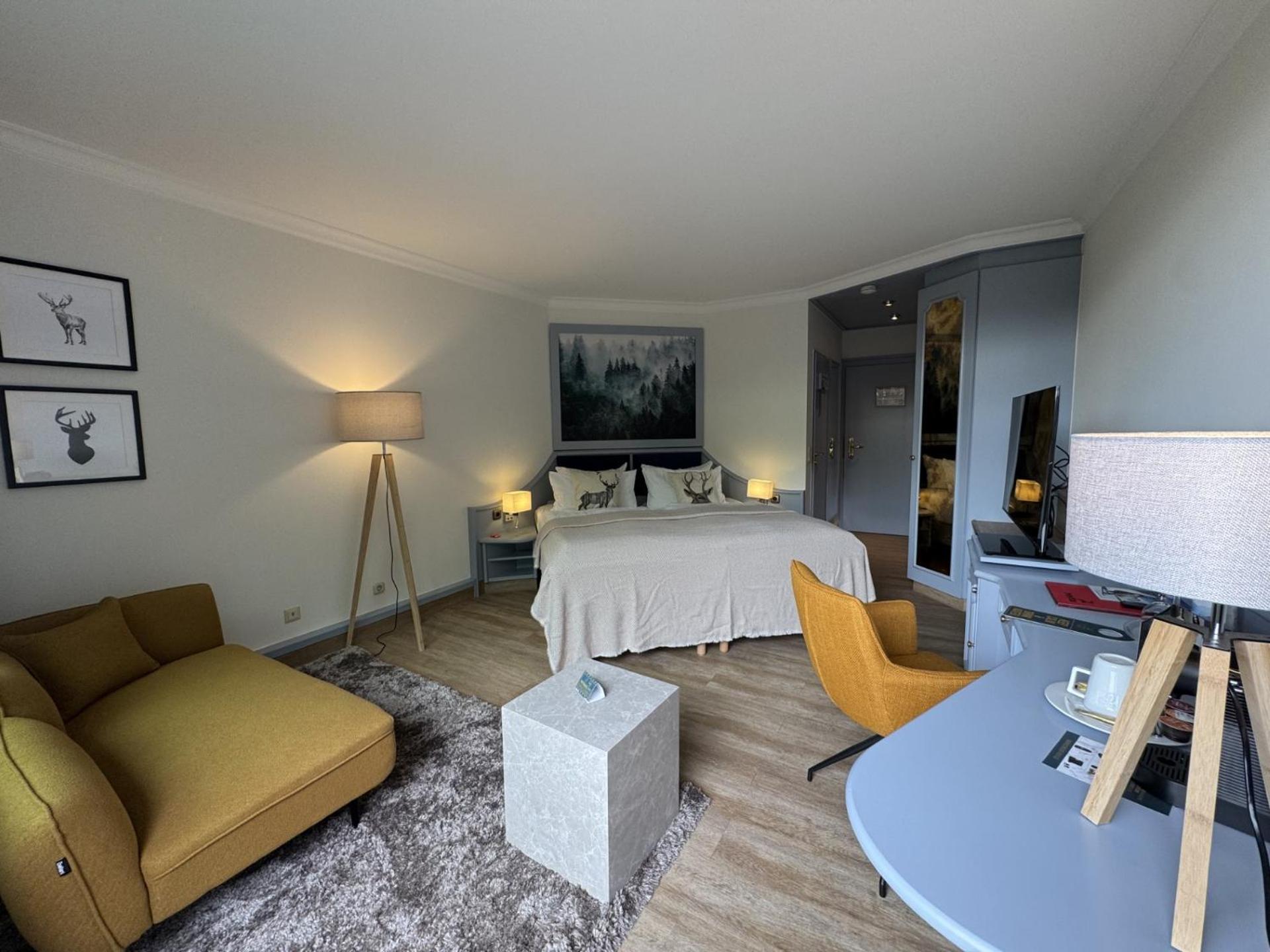 Deluxe Queen Room