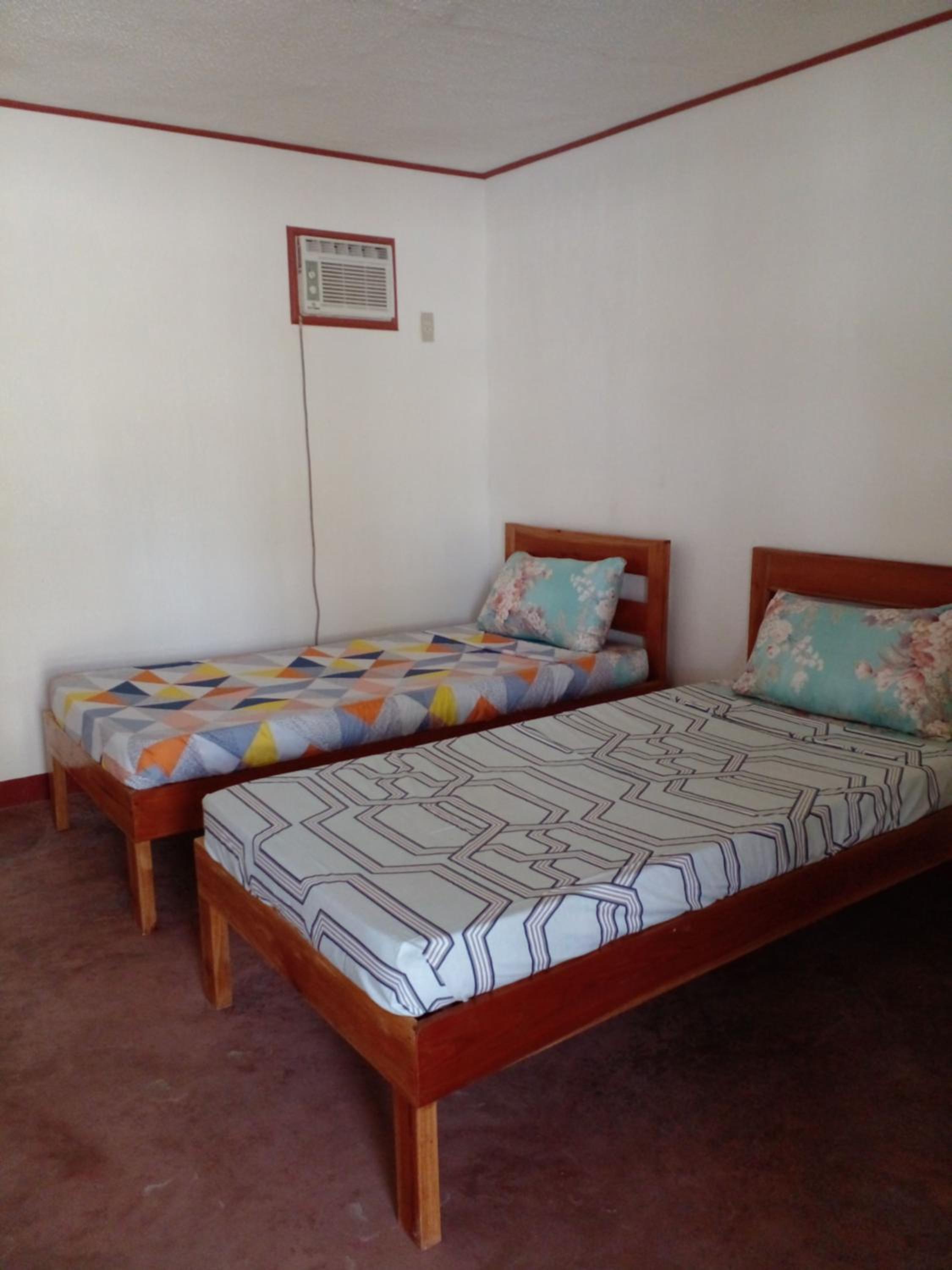 Twin Room with Private Bathroom photo 3