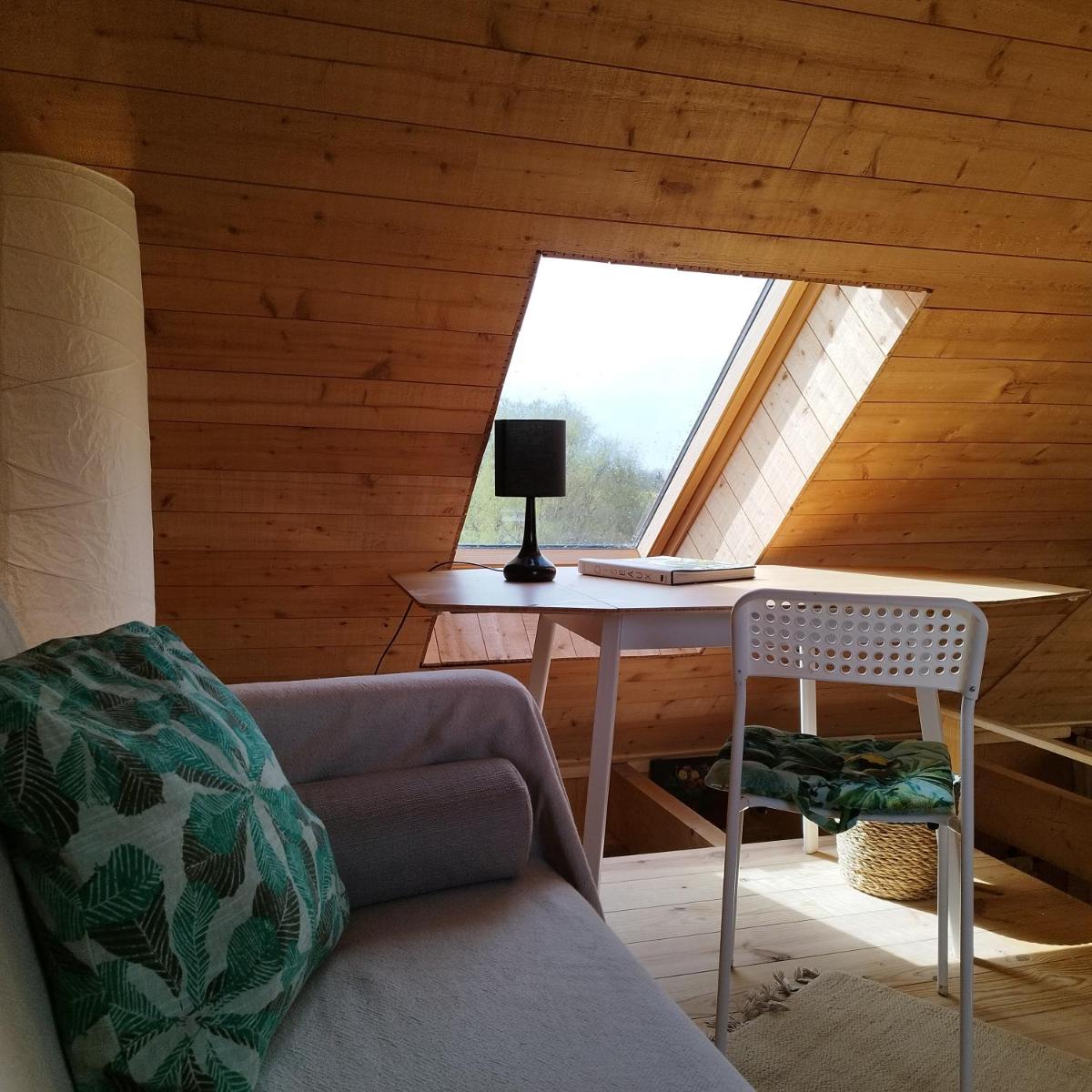 Suite - Photo 18