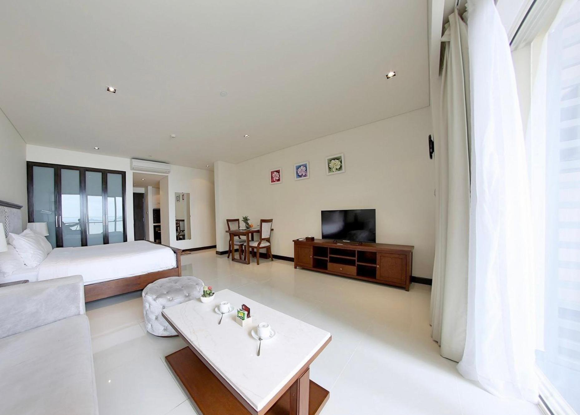 Studio with Ocean View - Photo 12