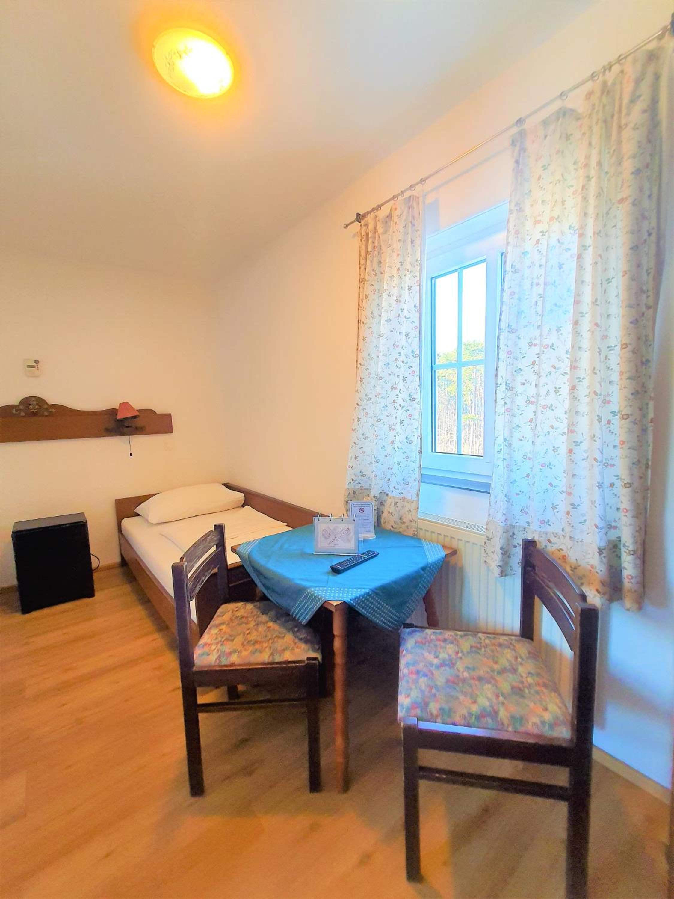 Budget Twin Room photo 1