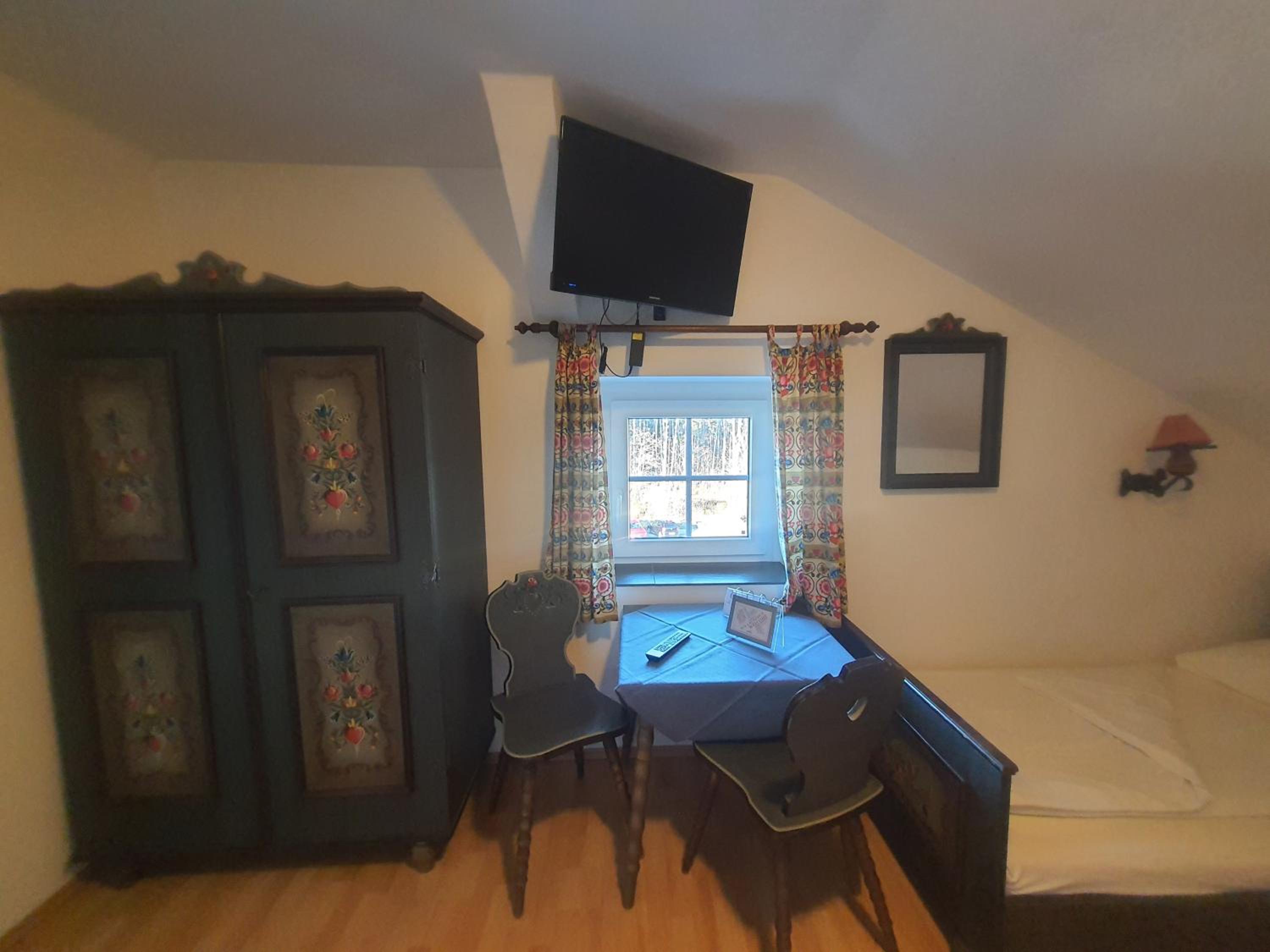 Budget Twin Room photo 3