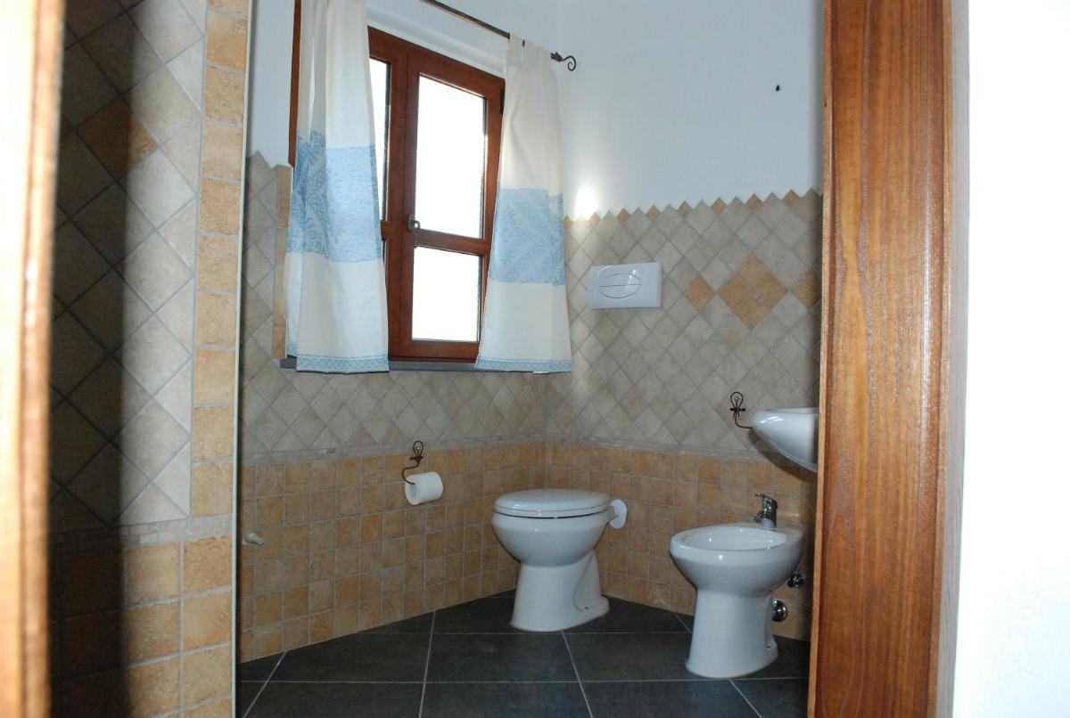 Large Double Room - Photo 7