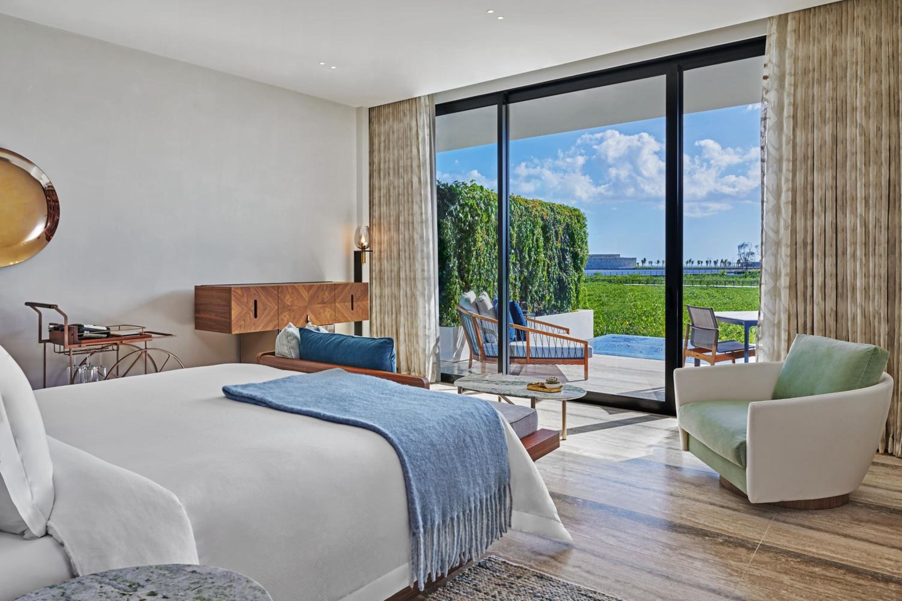 Grand Luxe King Room with Ocean View and Plunge Pool - Photo 1