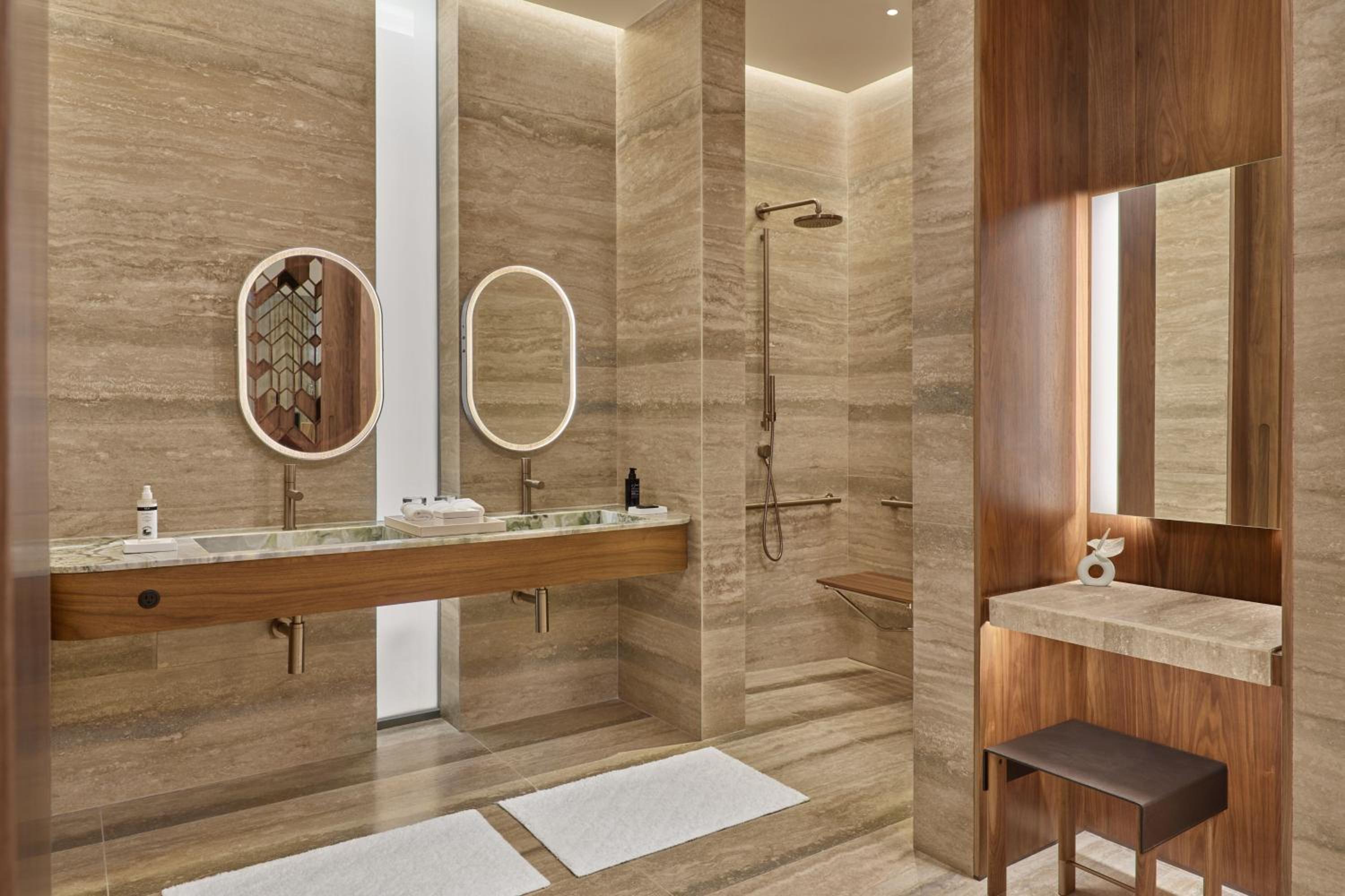 Grand Luxe King Room with Ocean View and Plunge Pool - Photo 2