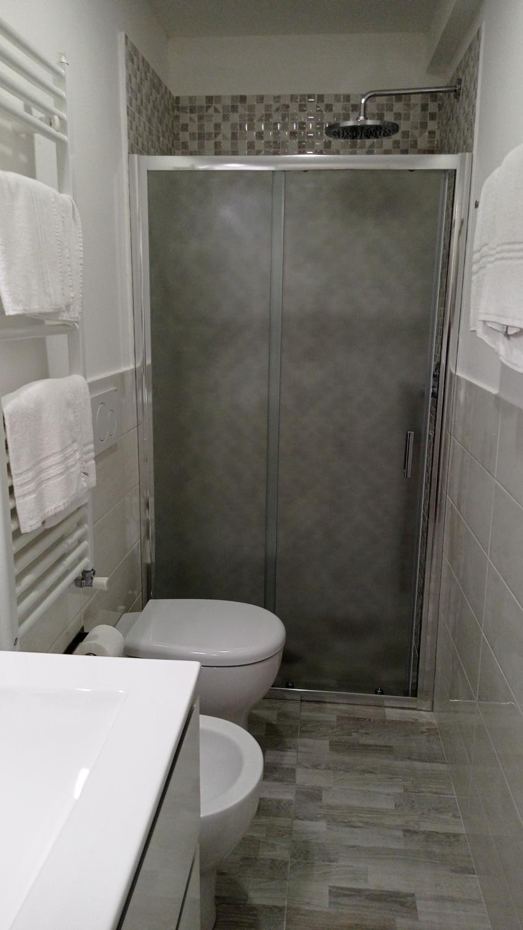 One-Bedroom Suite - Photo 6