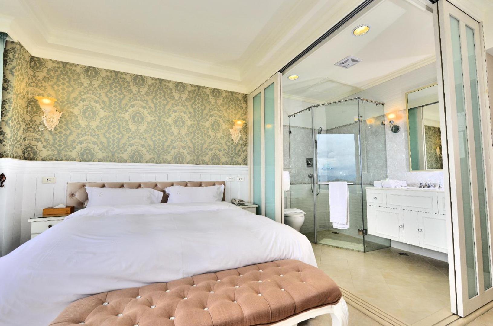 Double Room with Lake View photo 3