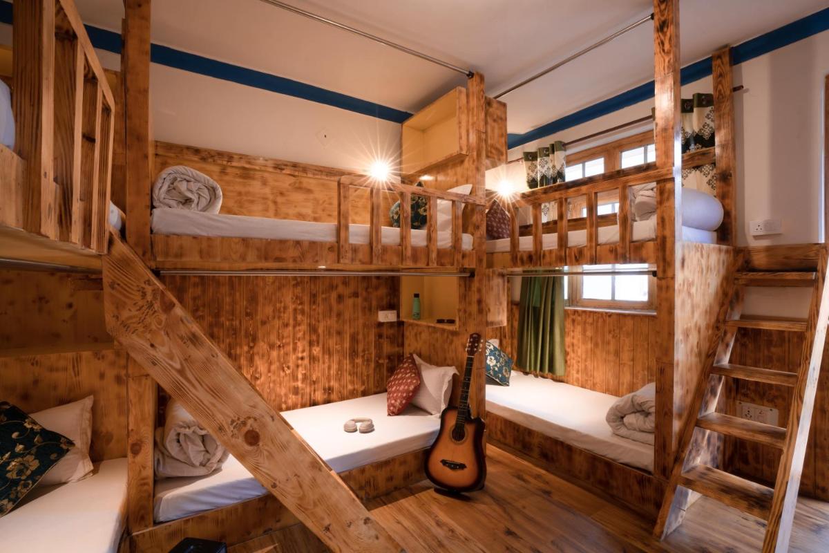 Bed in 6-Bed Mixed Dormitory Room photo 1