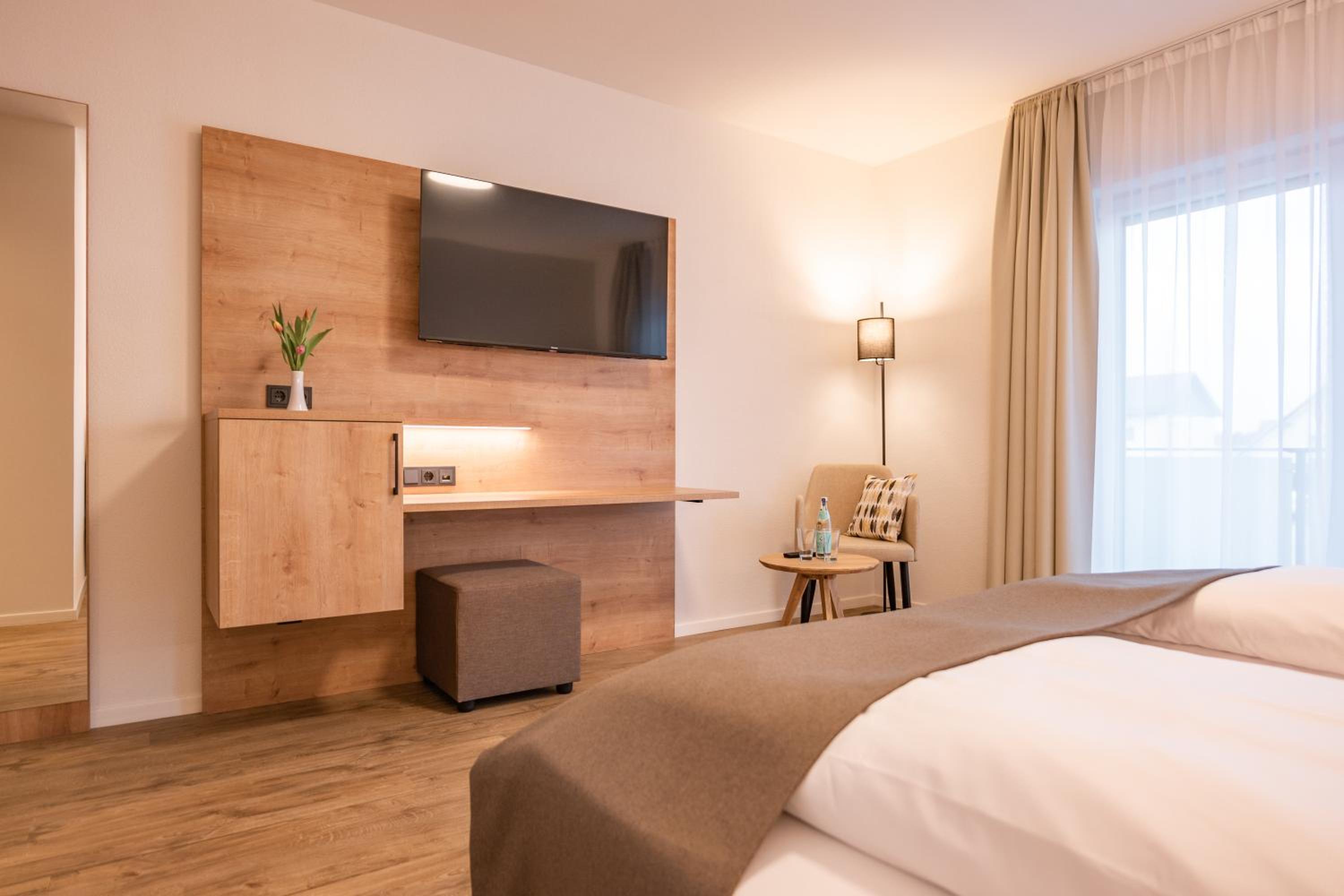 Deluxe Double Room with Balcony photo 1