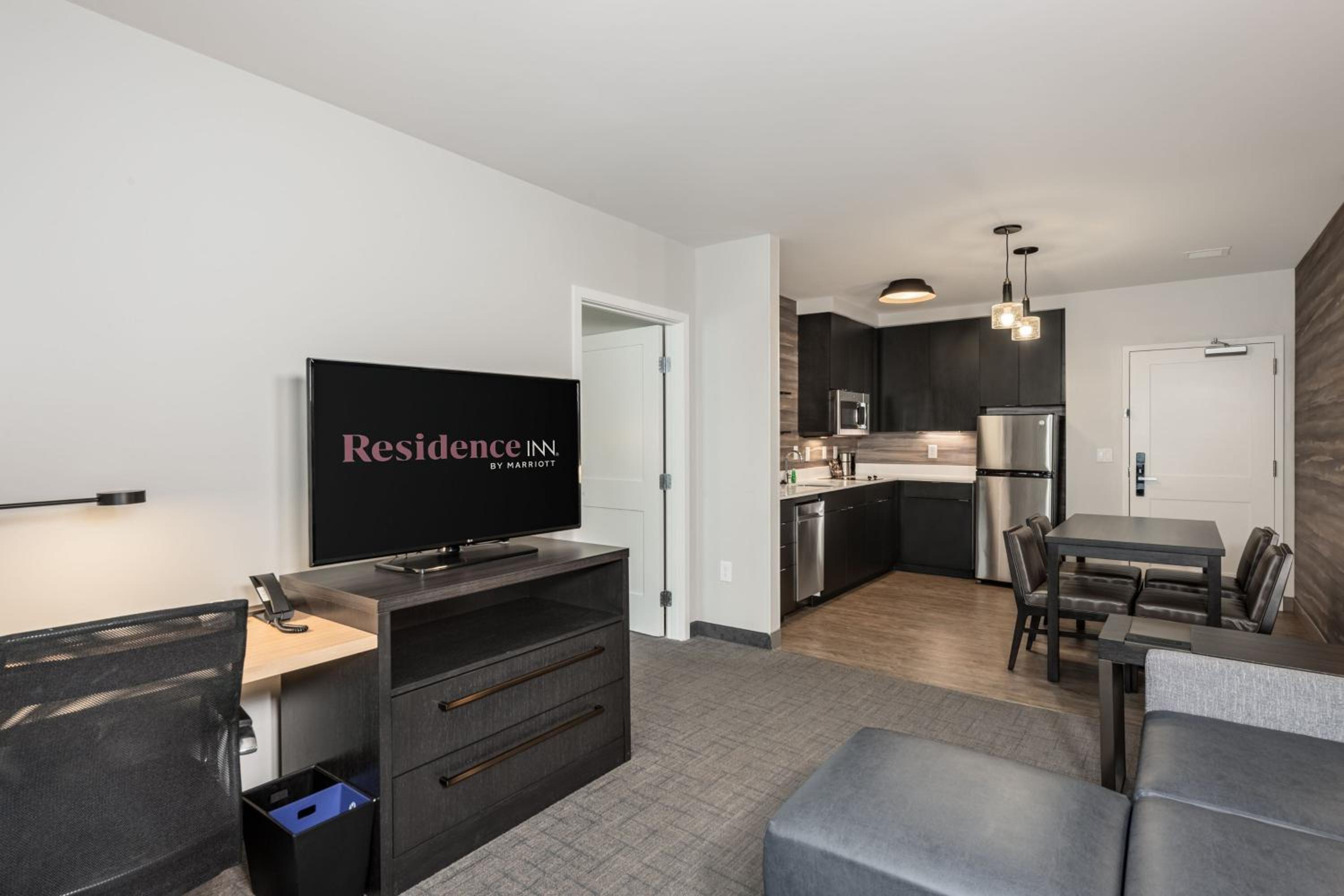 1 Bedroom Suite, 2 Queen photo 1