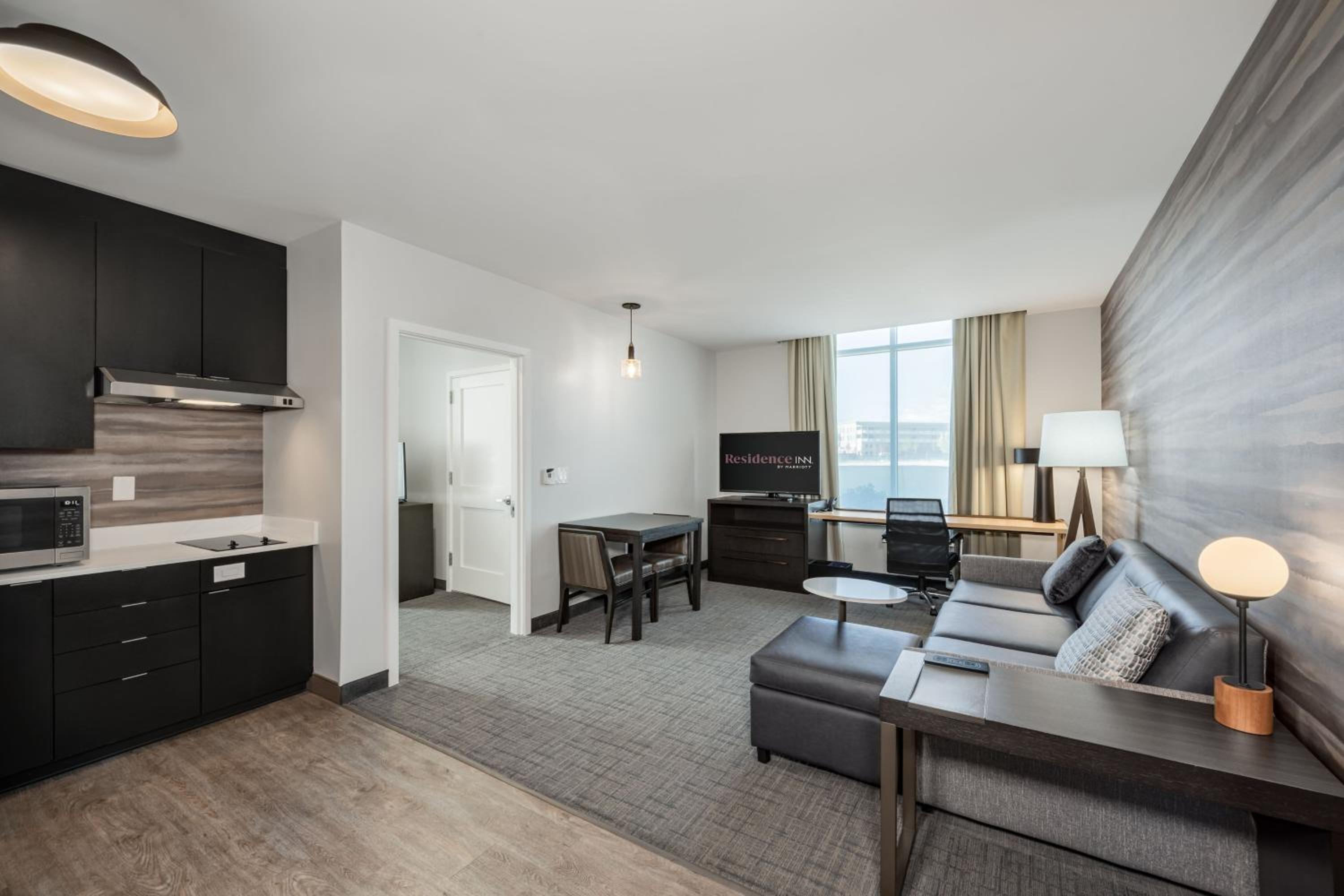1 Bedroom Suite, 1 King, Sofa bed photo 1