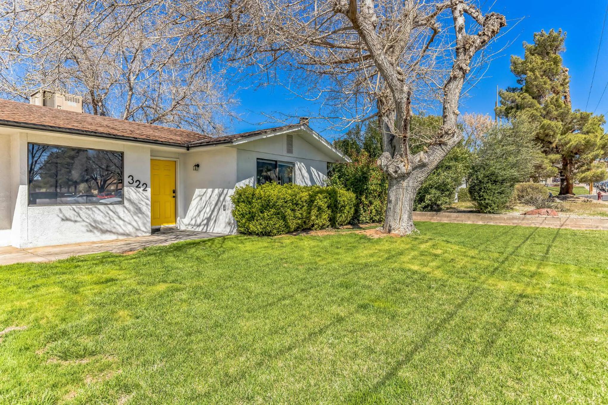 Three-Bedroom House photo 3