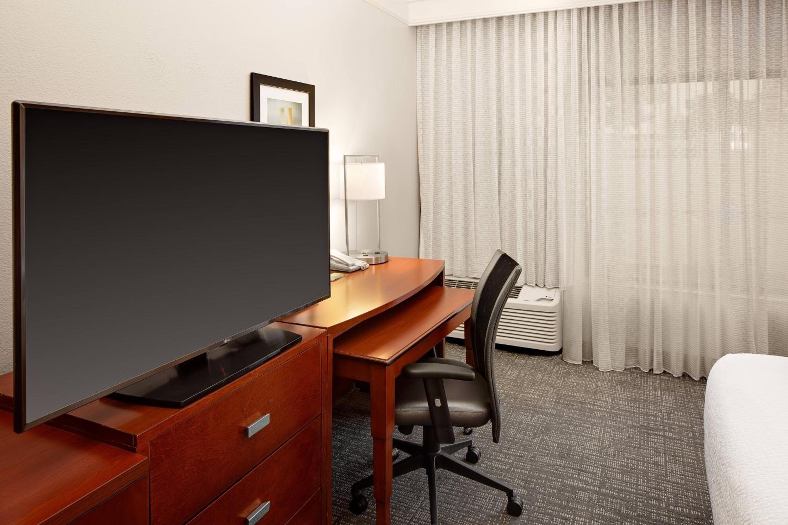 Double Room with Two Double Beds - Photo 3