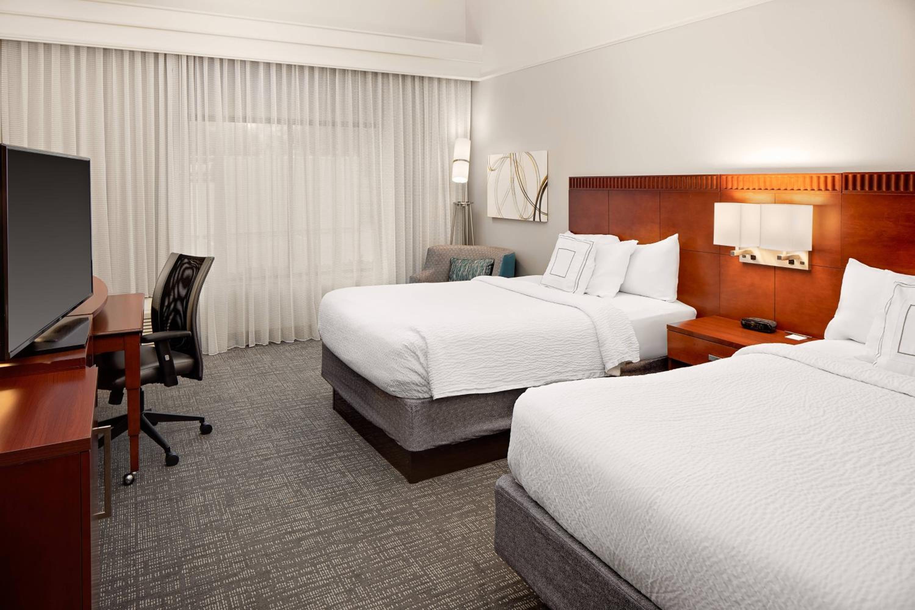 Double Room with Two Double Beds - Photo 1