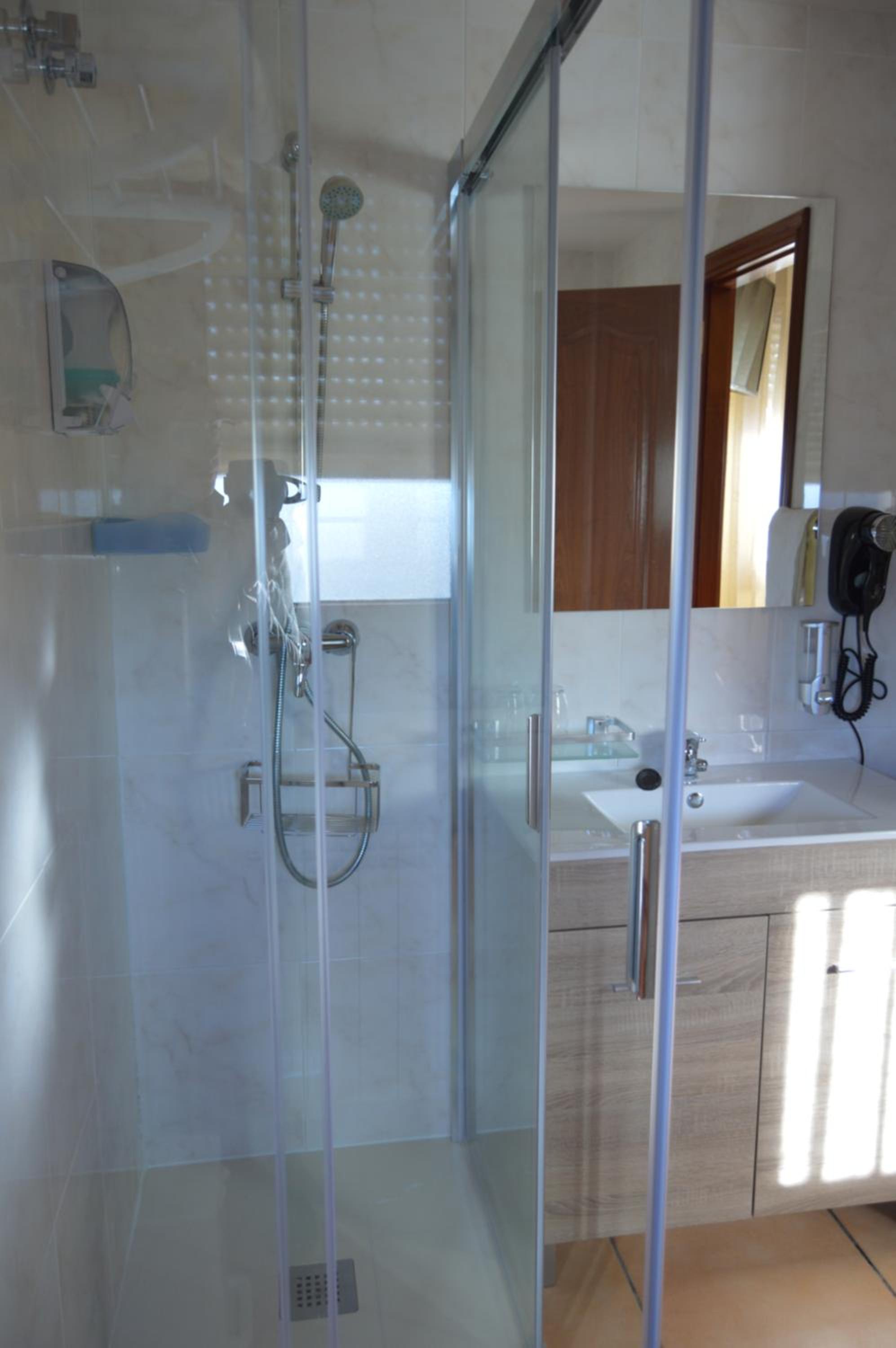 Double Room - Photo 12
