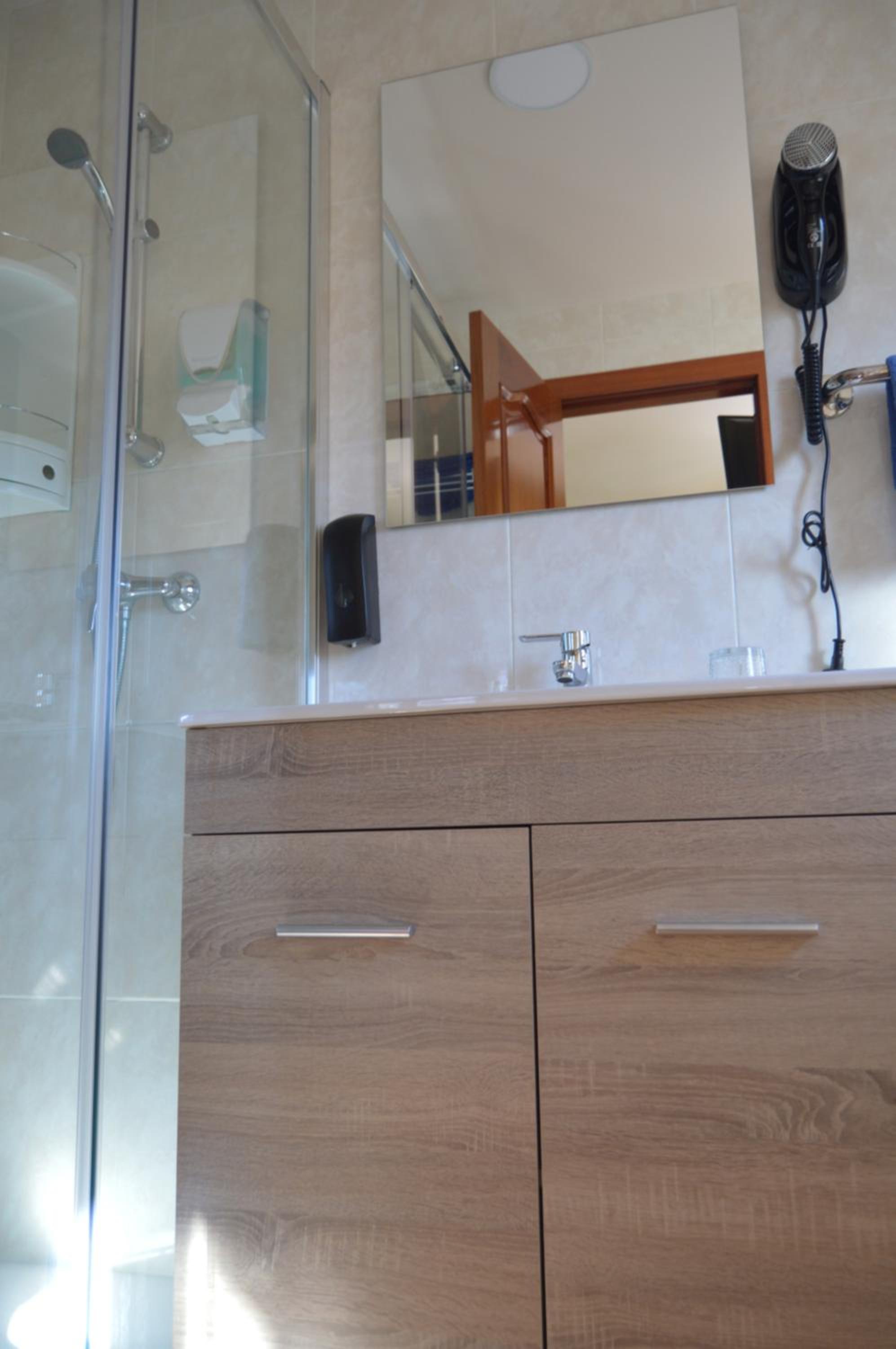 Double Room - Photo 9