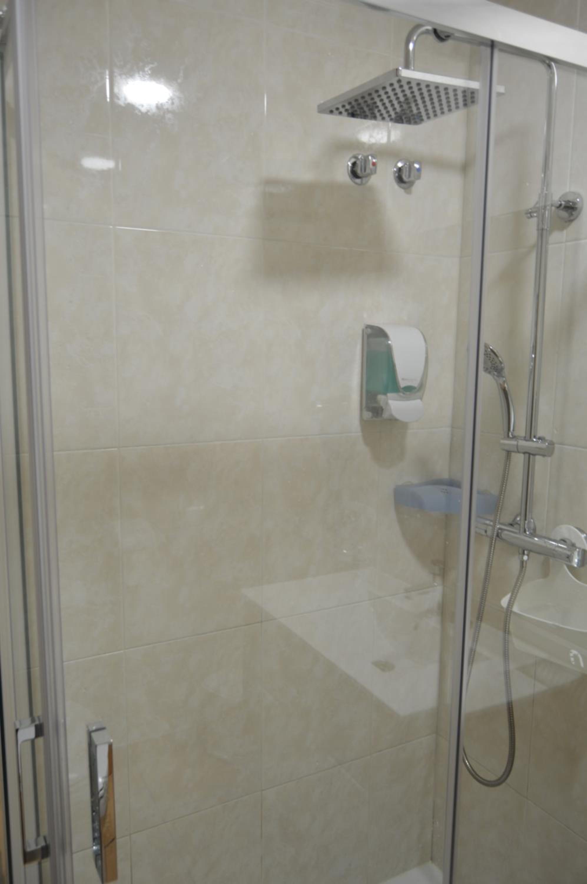 Double Room - Photo 8