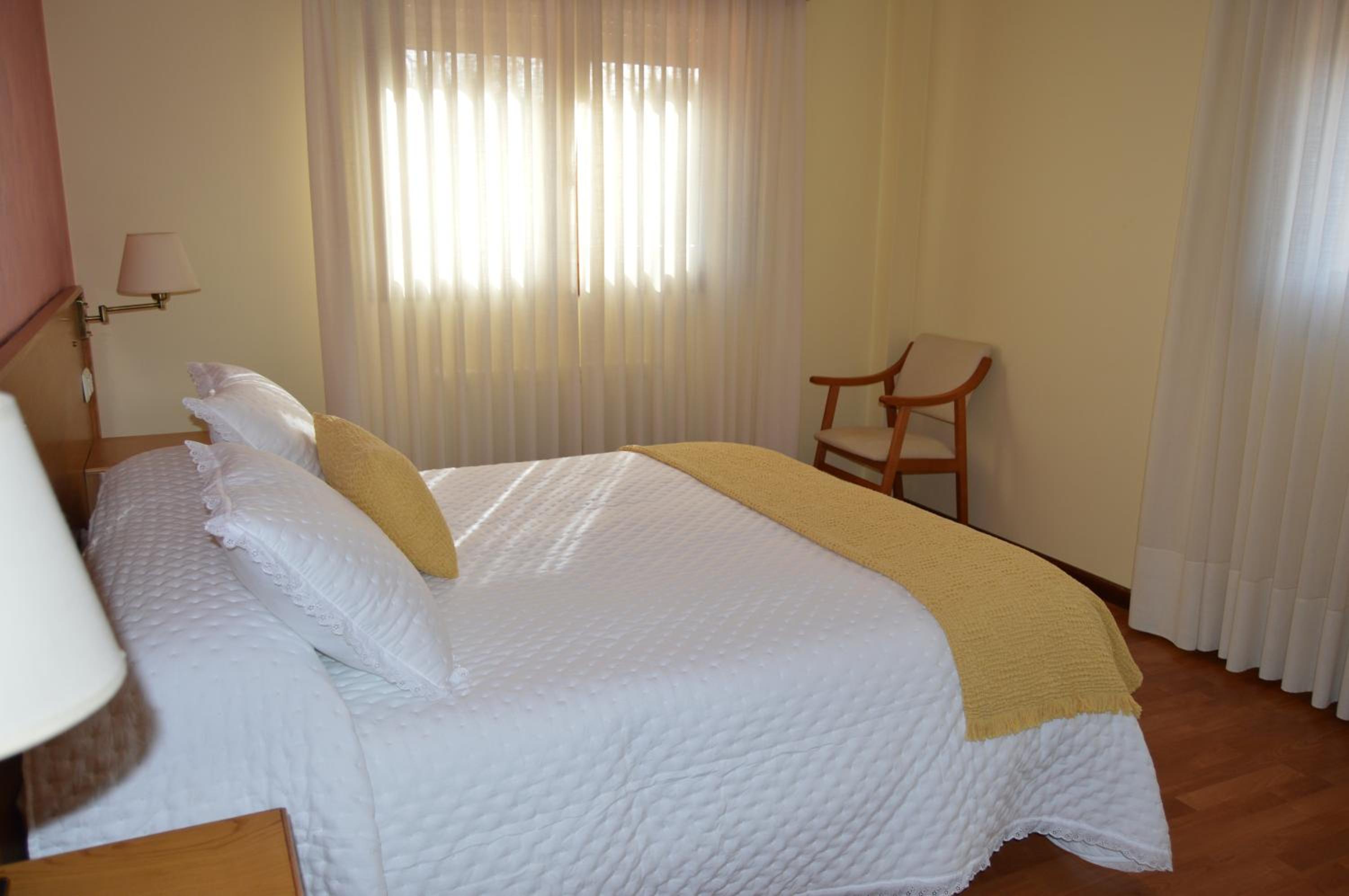 Double Room - Photo 6