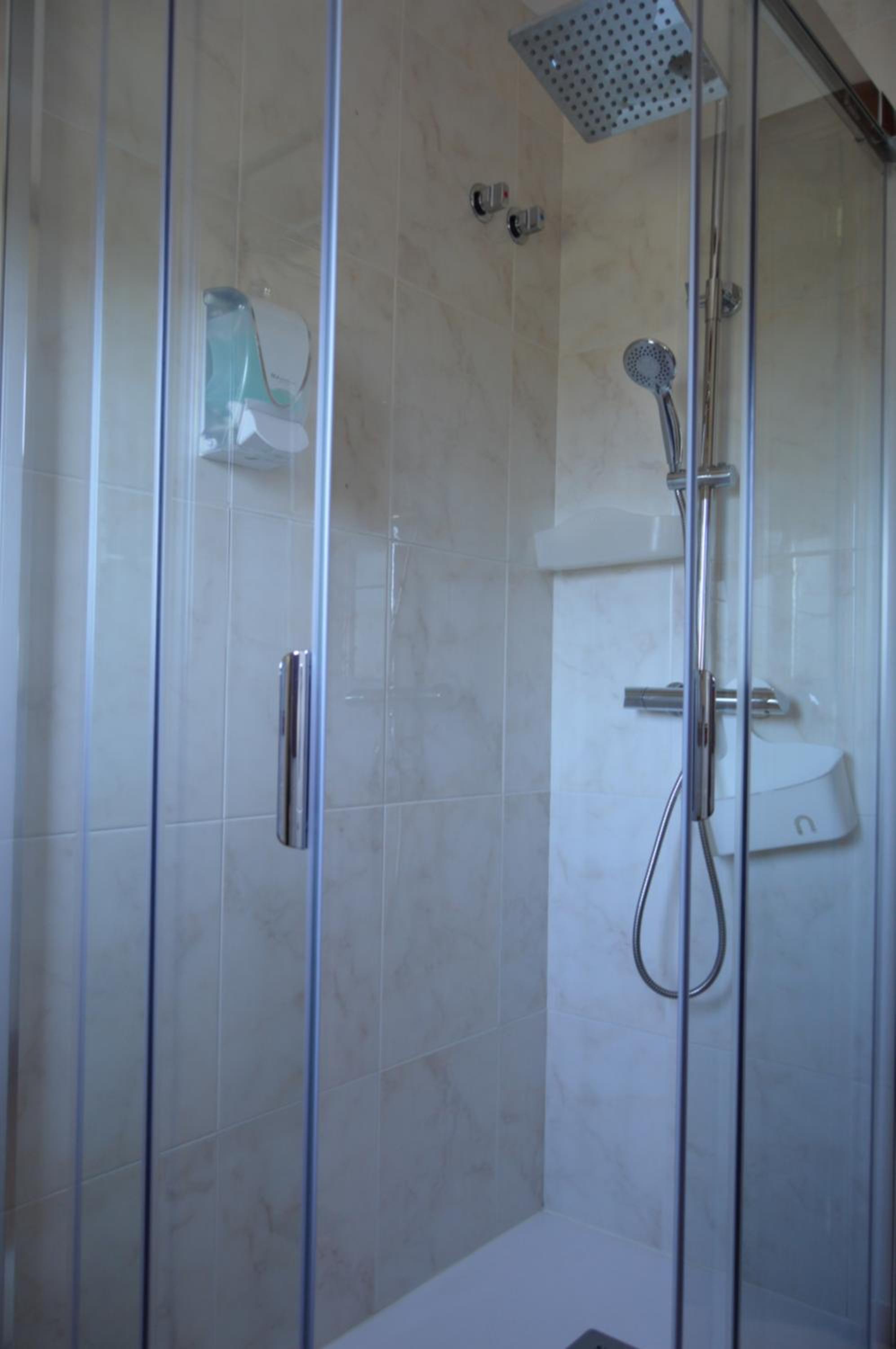 Double Room - Photo 28
