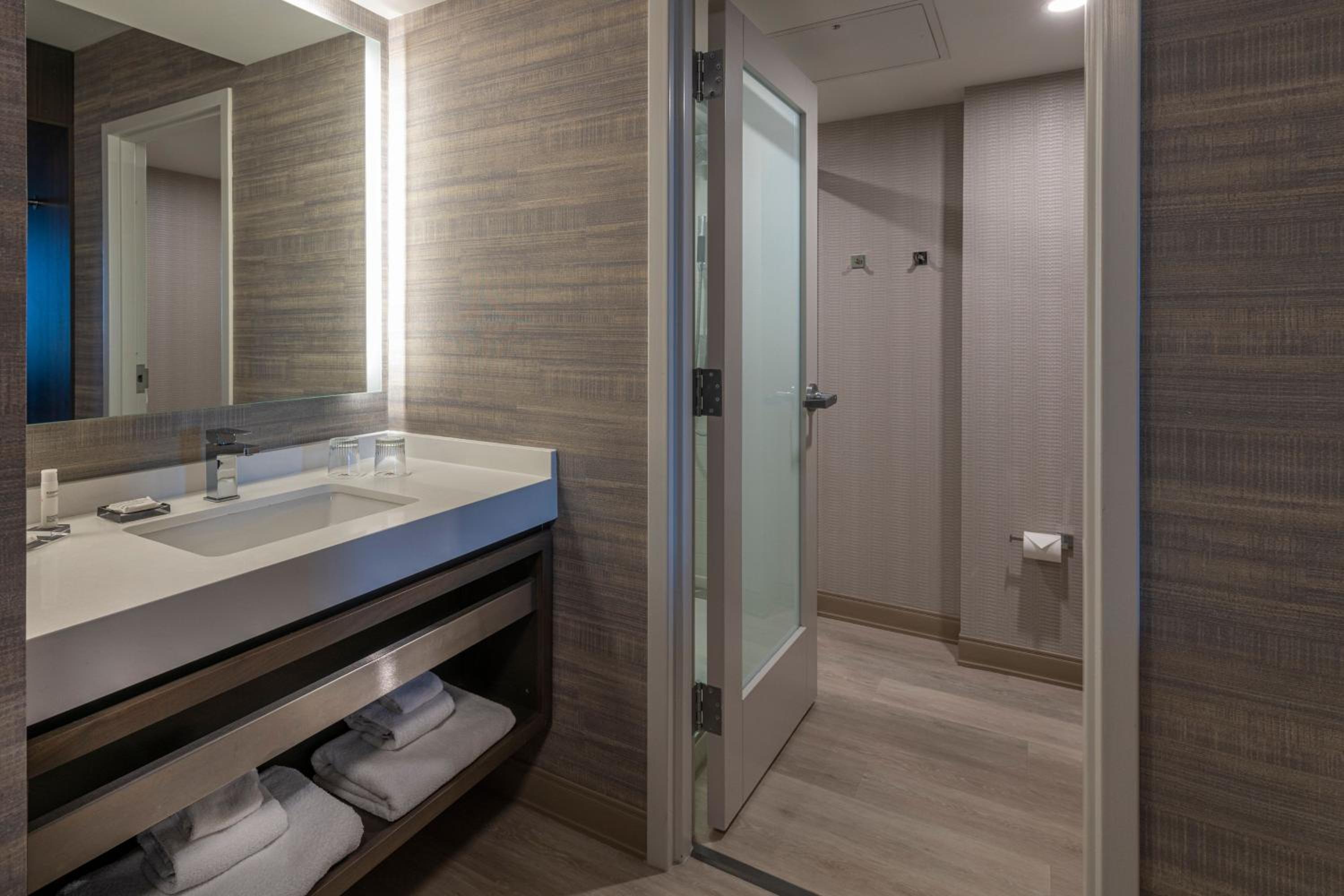 King or Double Room - Photo 4