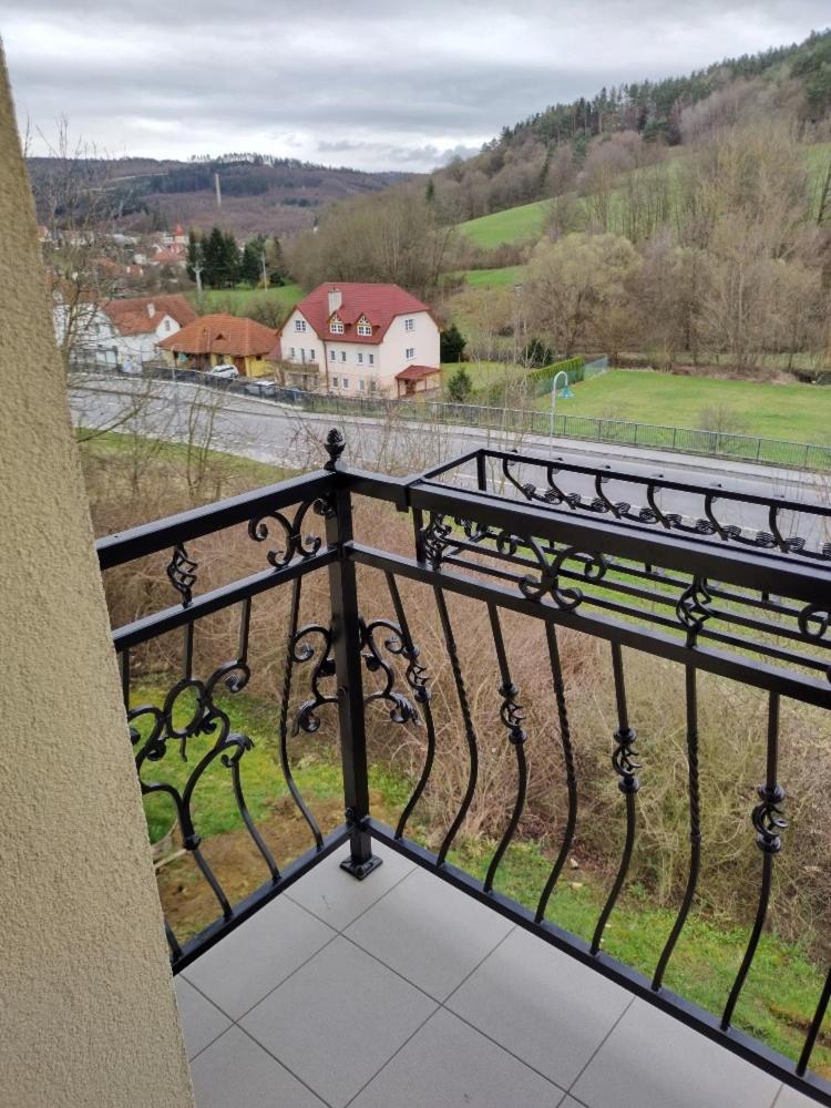 Quadruple Room with Balcony - Photo 7
