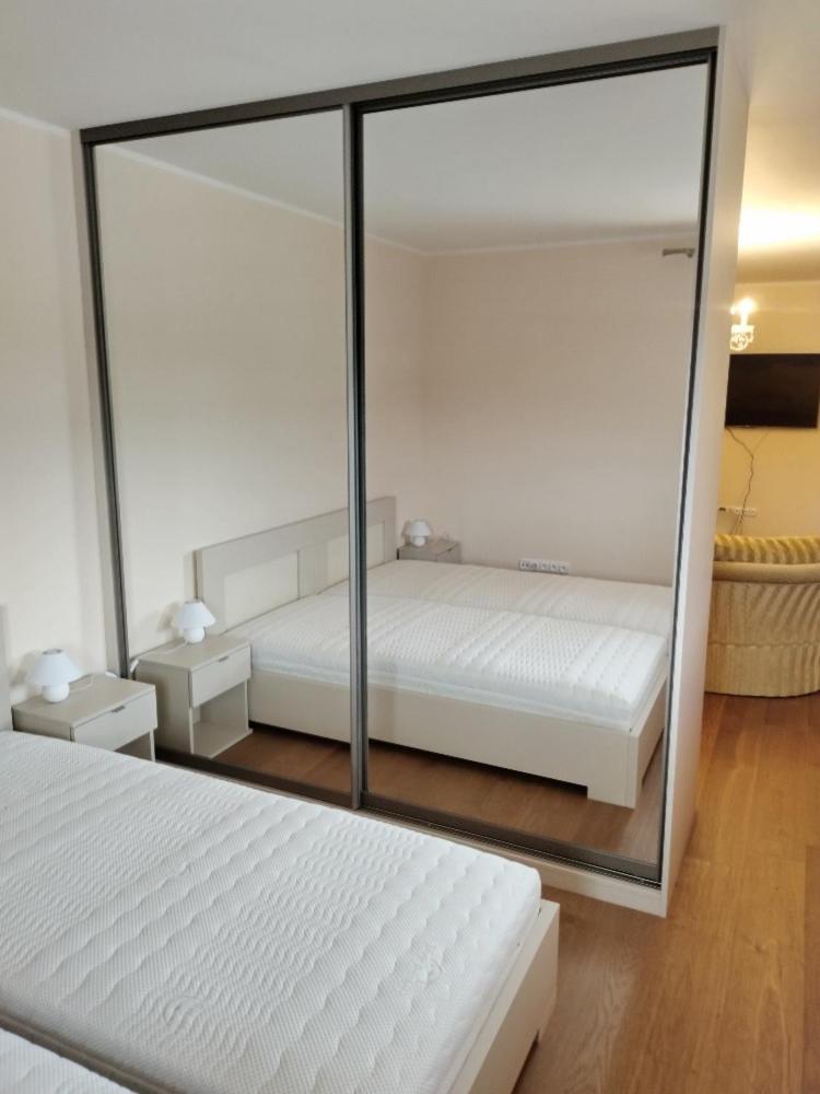 Quadruple Room with Balcony - Photo 5