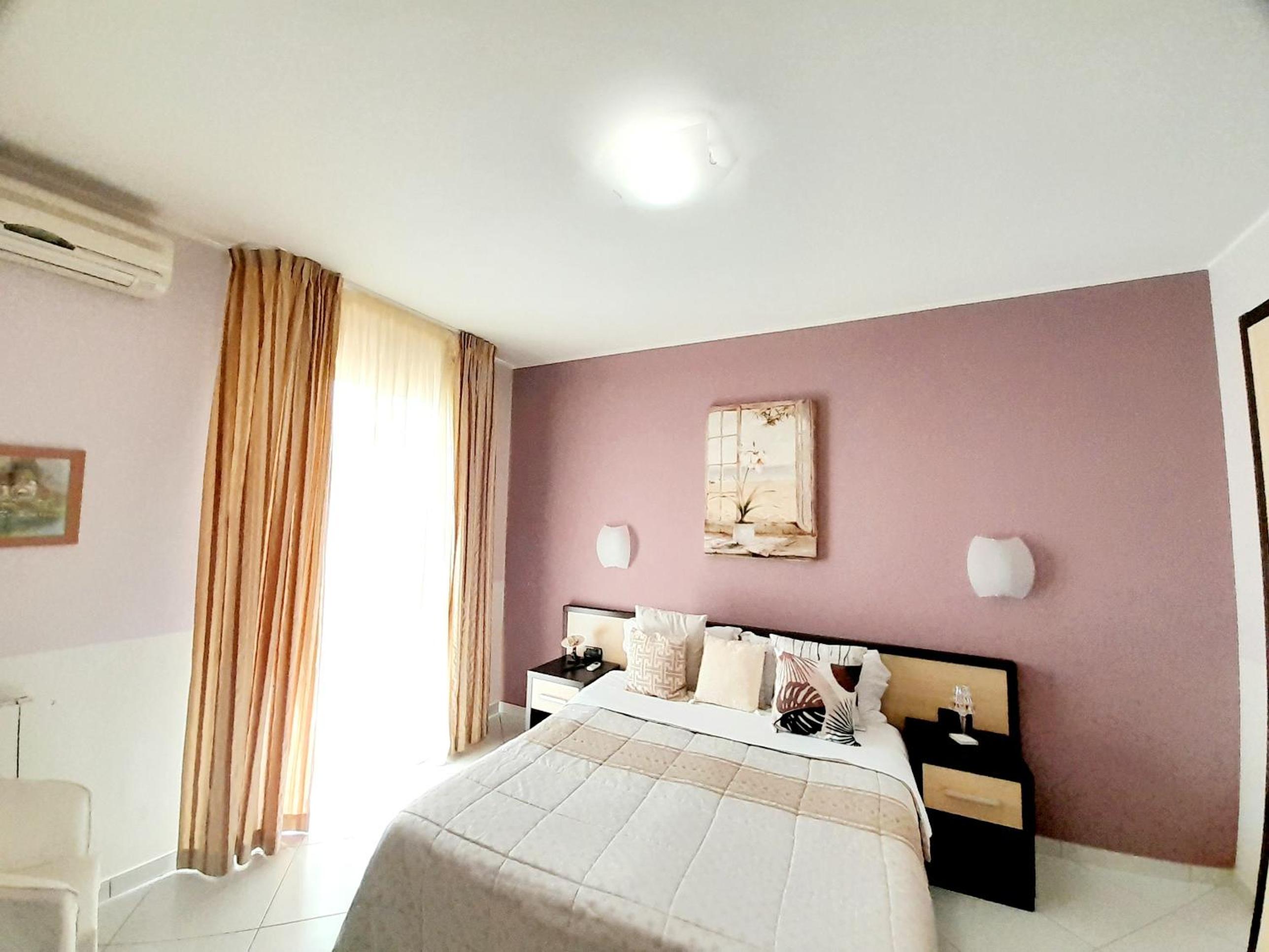 One-Bedroom Apartment with Garden View photo 1