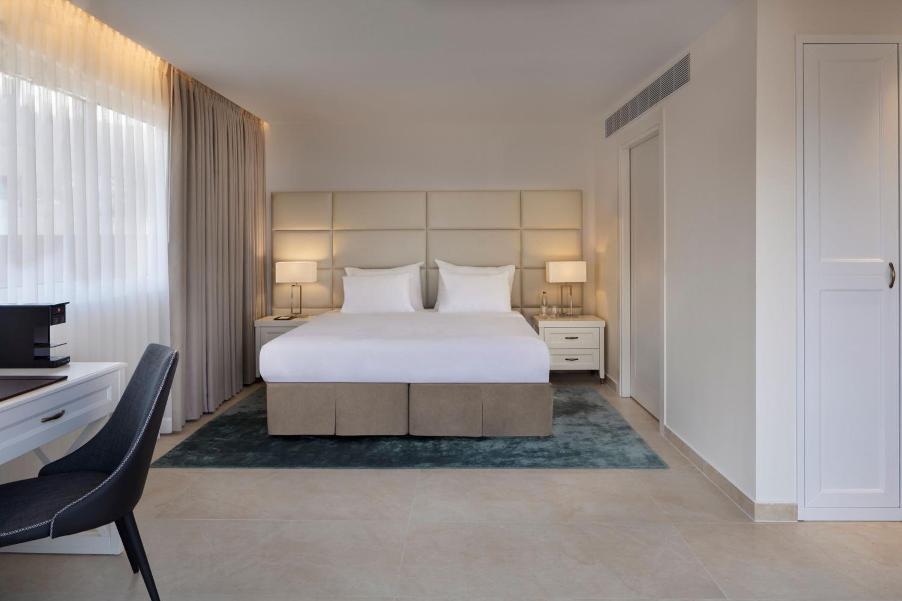Deluxe Double or Twin Room - Photo 2