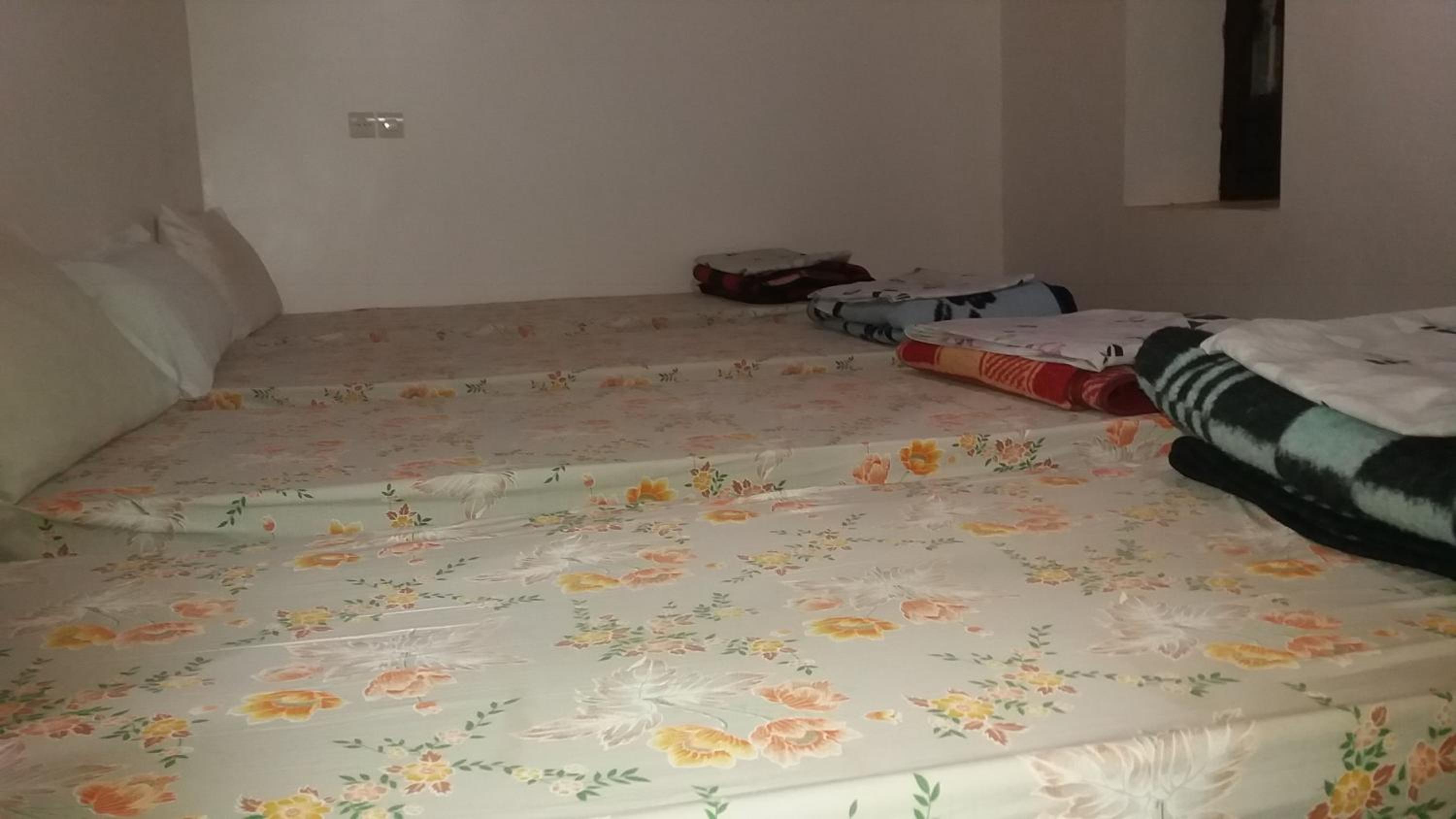 Single Bed in Male Dormitory Room photo 3