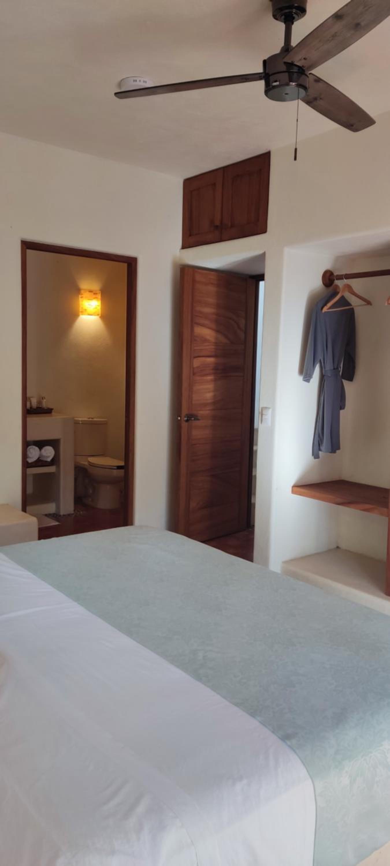 King Room with Balcony photo 1