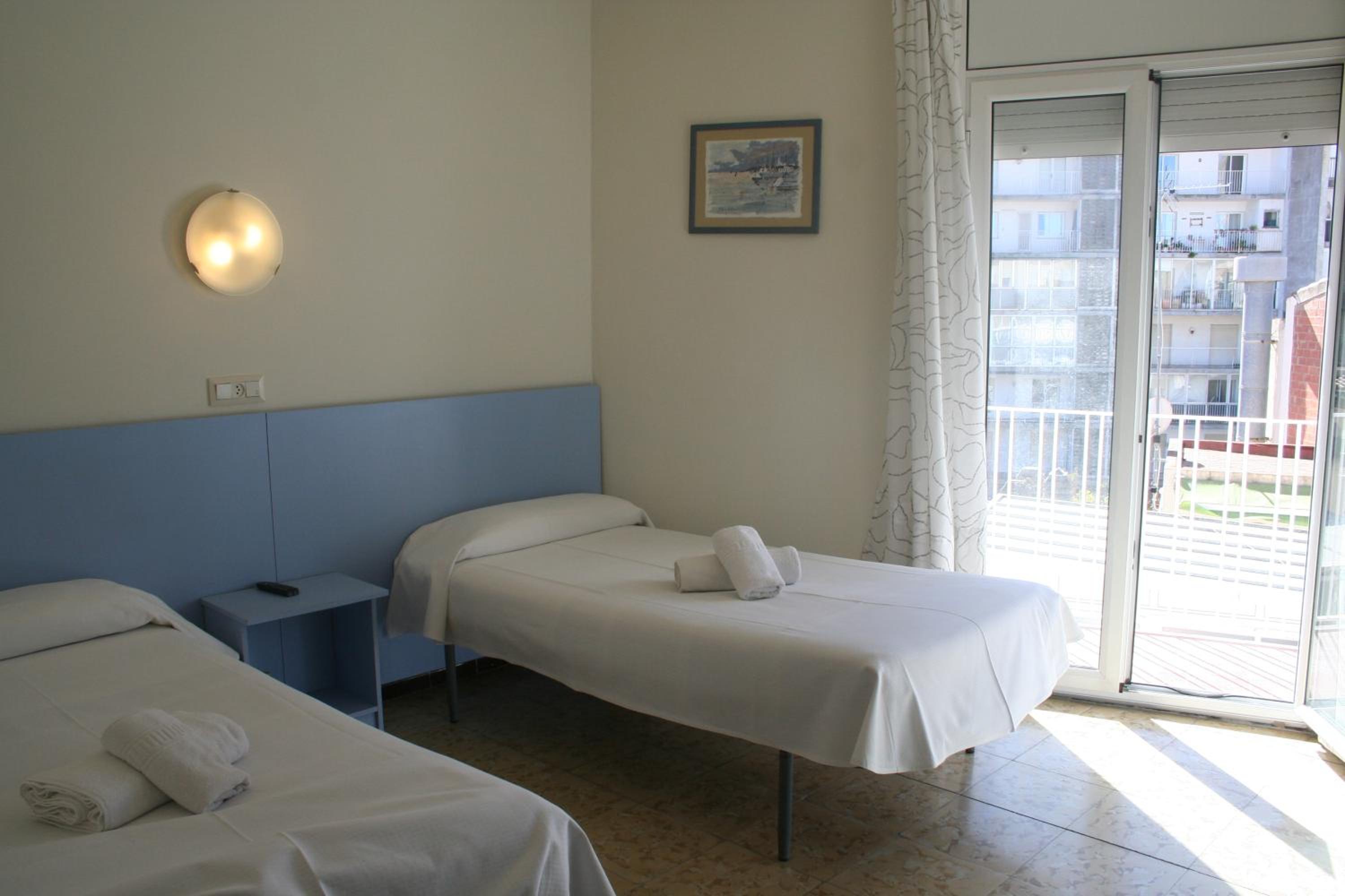 Single Room with Private Bathroom photo 3