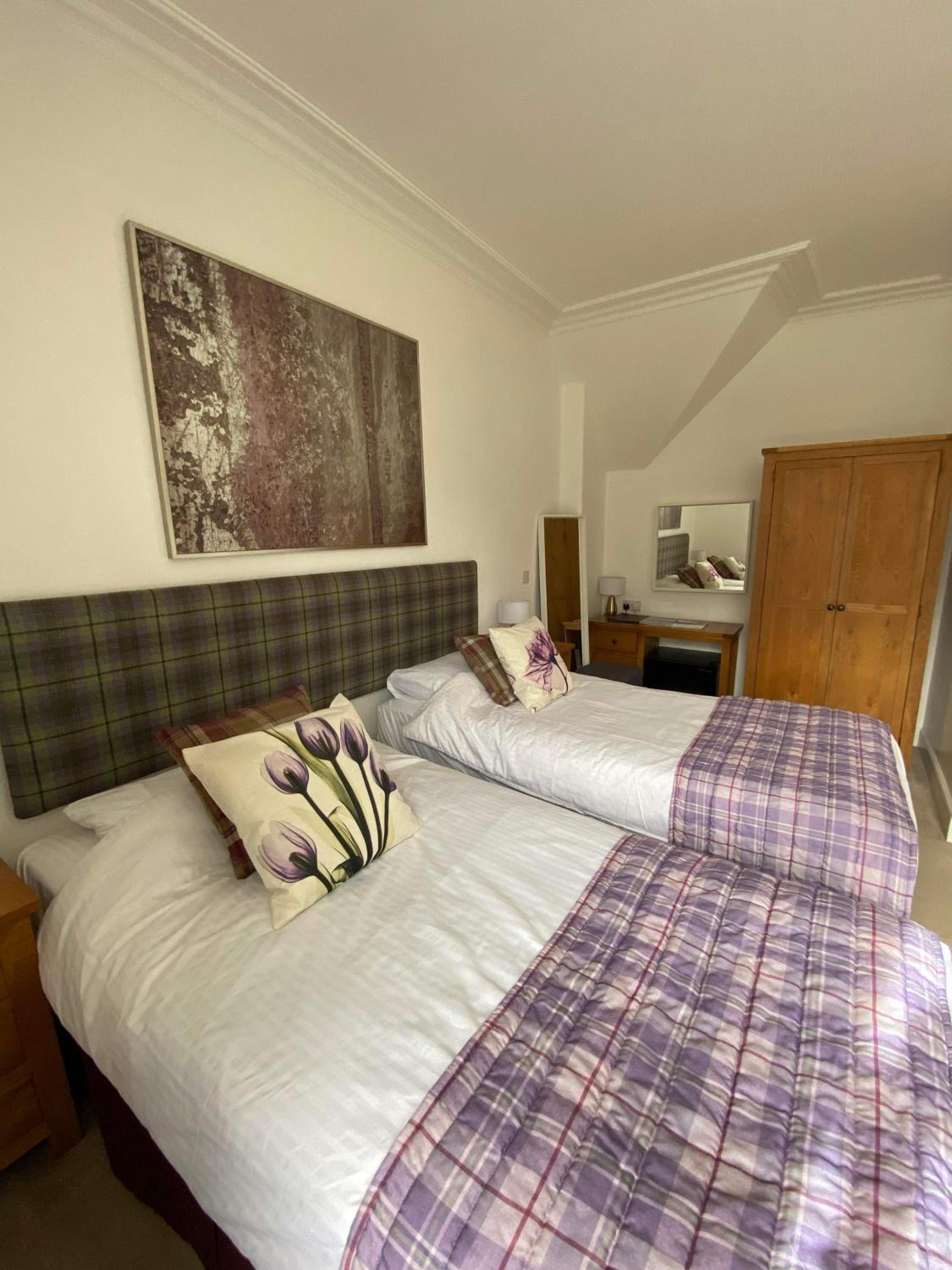 Deluxe Double or Twin Room - Photo 10