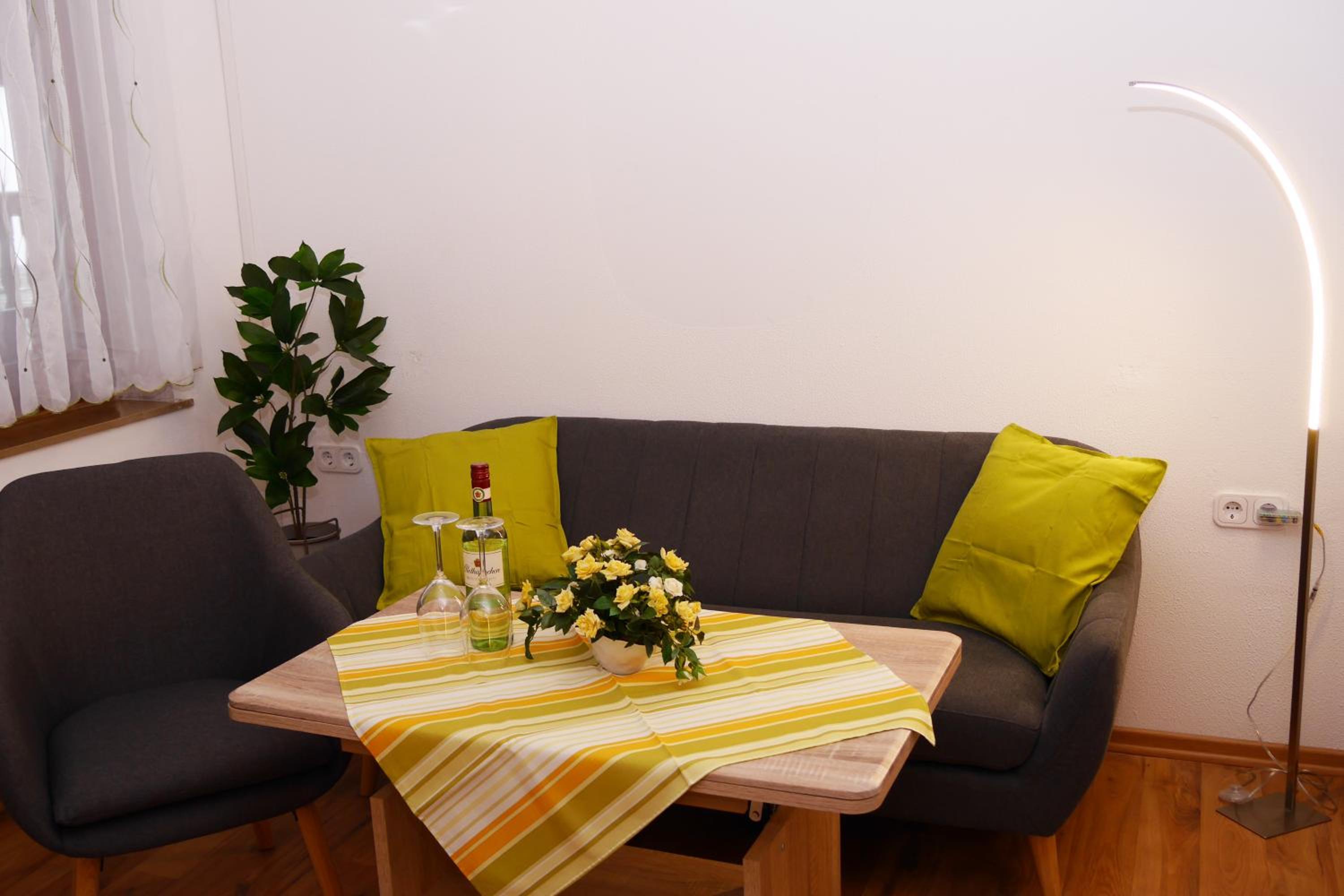 One-Bedroom Apartment photo 2