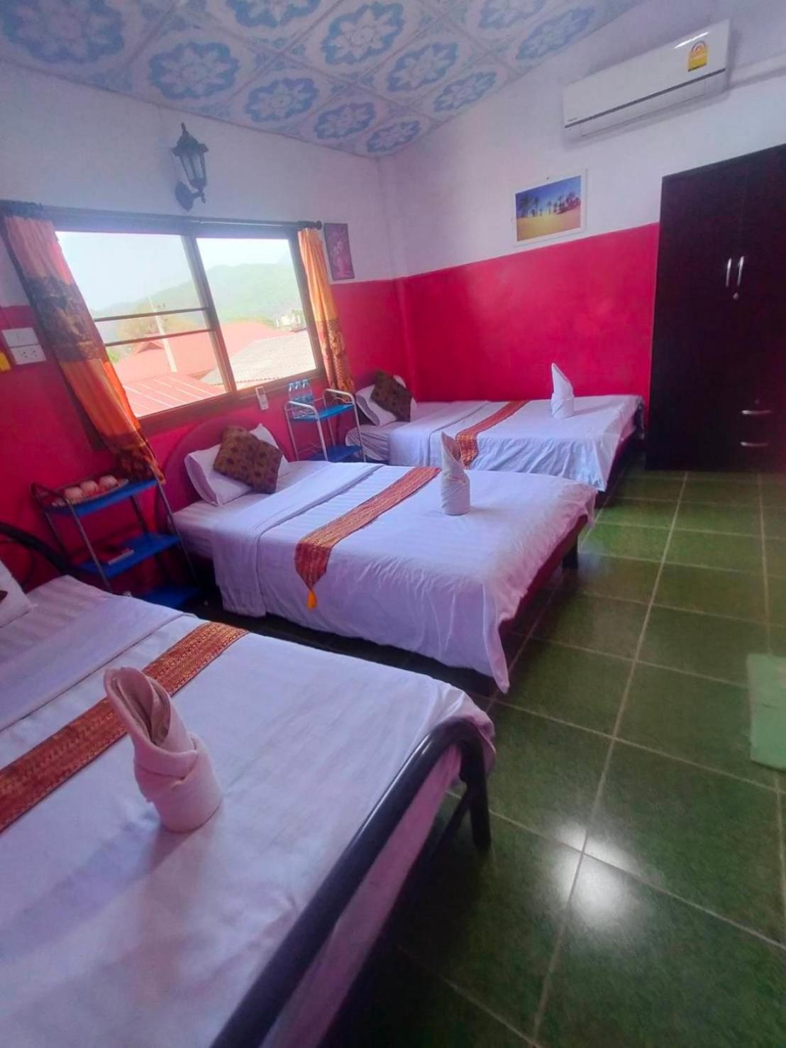 Classic Triple Room with Private Bathroom - Photo 1